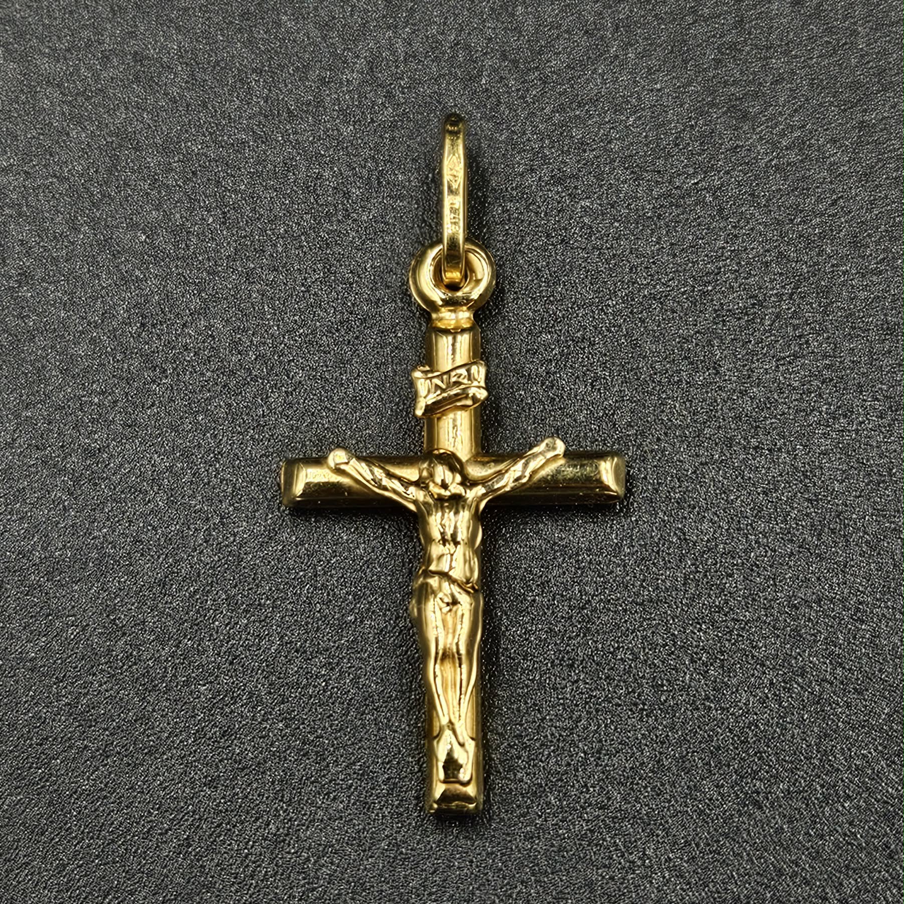 18ct Yellow Gold Jesus Cross Pendant