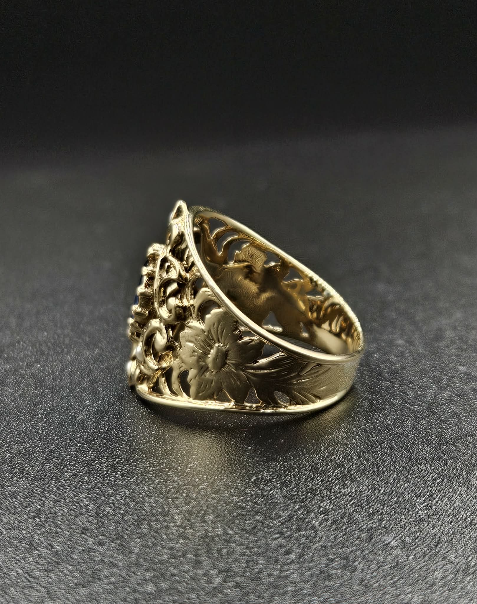 9ct Yellow Gold Blue Sapphire Ring