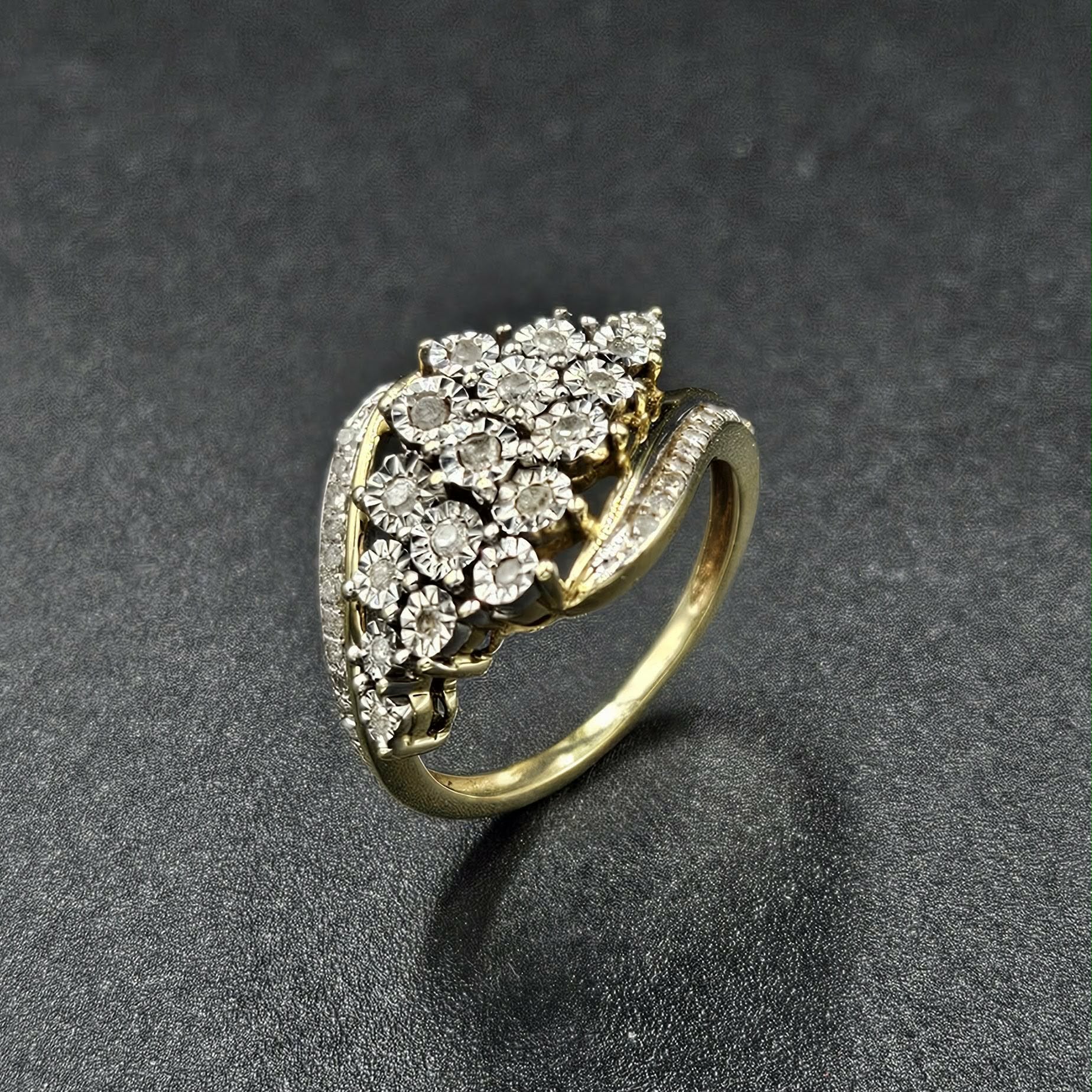 9ct Yellow Gold Diamond Cluster Ring
