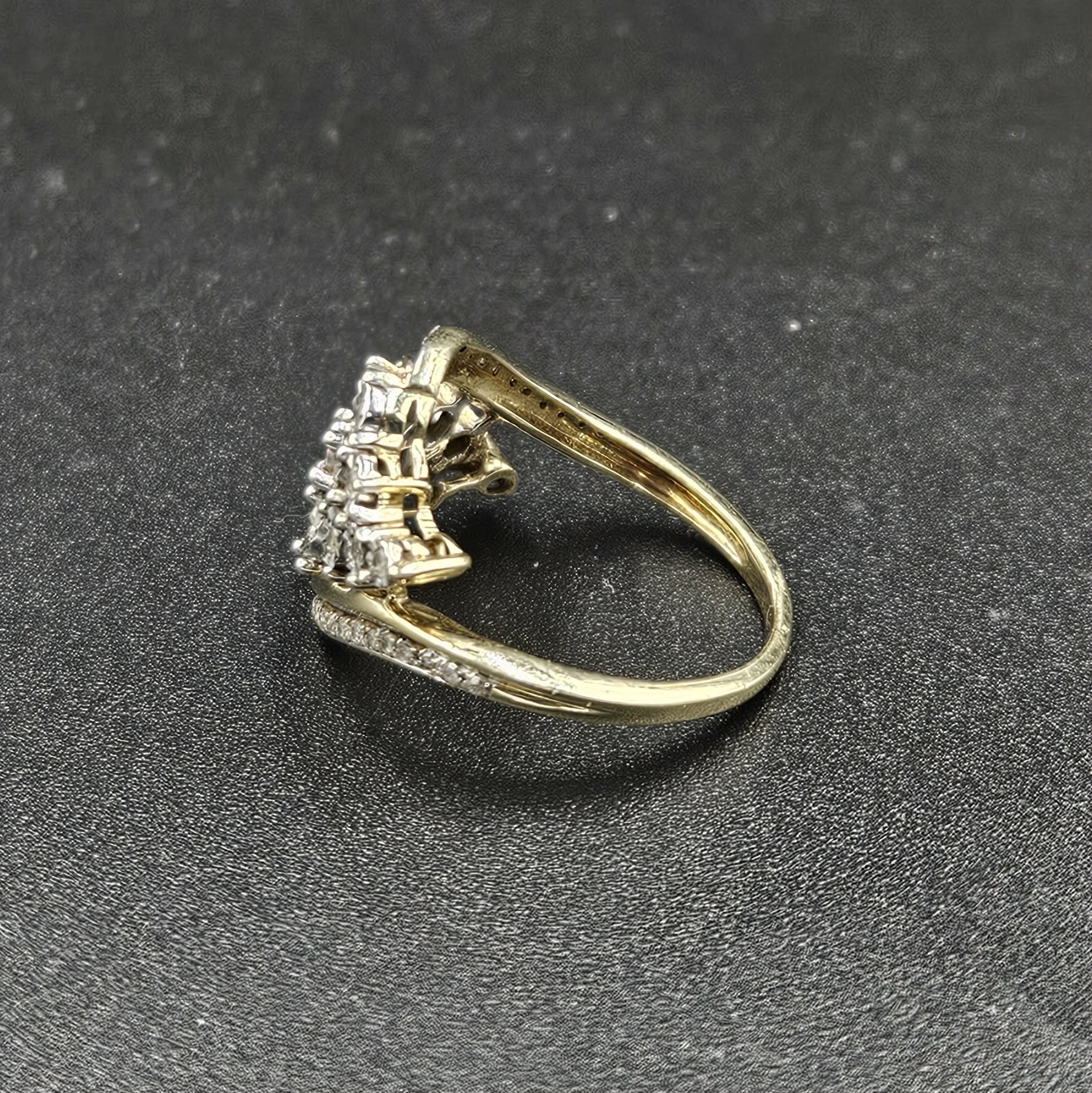 9ct Yellow Gold Diamond Cluster Ring