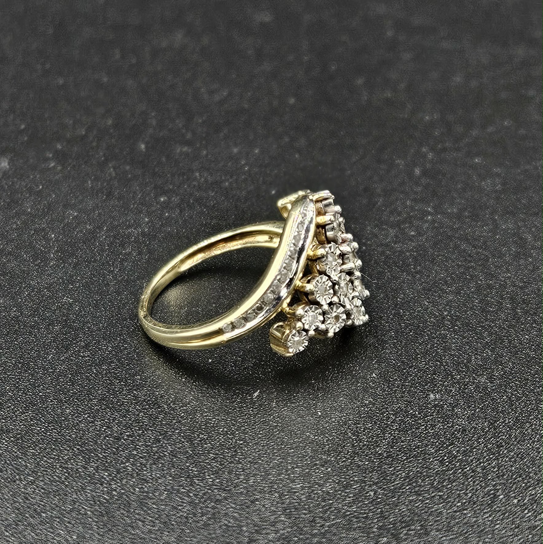 9ct Yellow Gold Diamond Cluster Ring