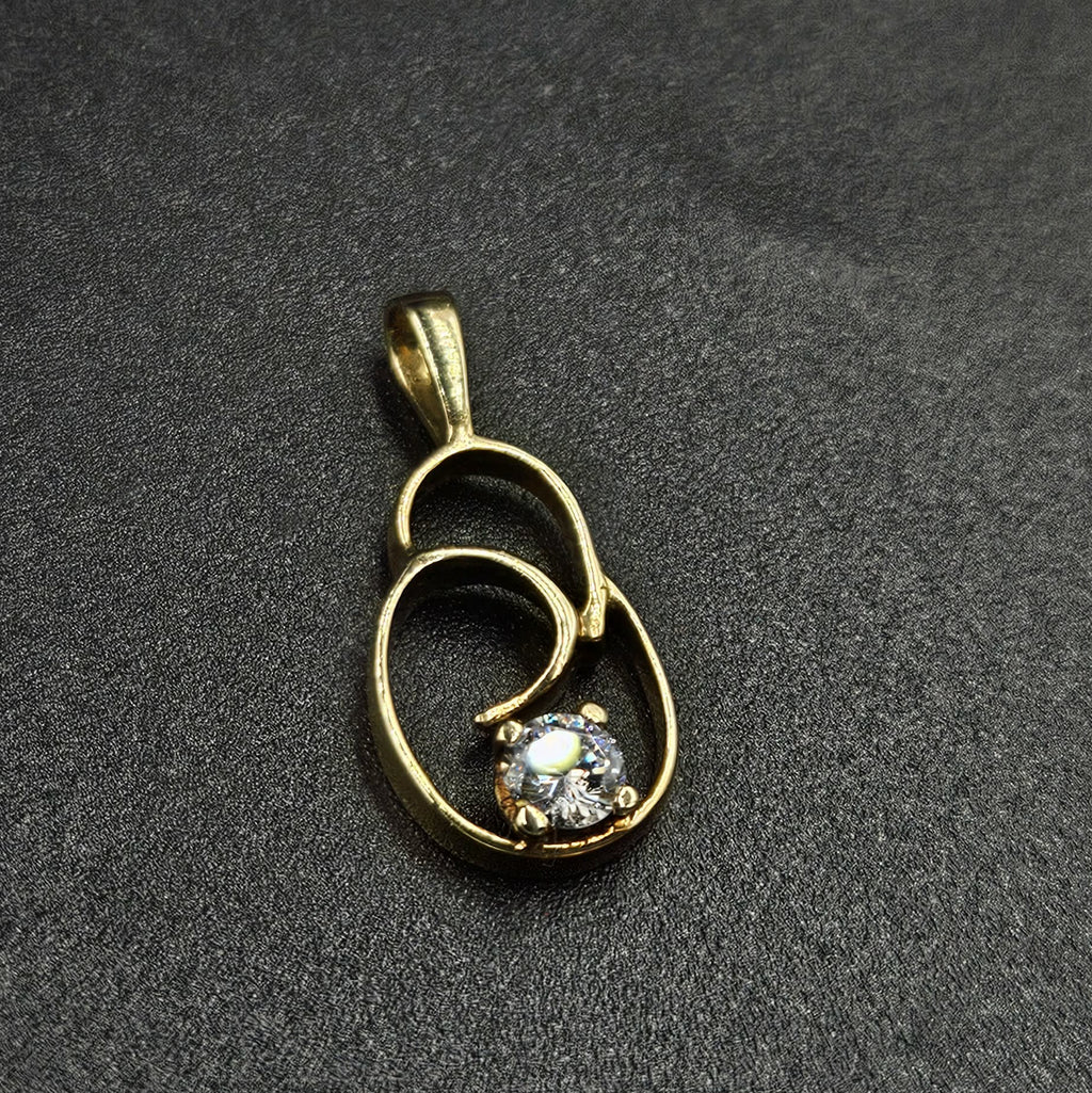 9ct Yellow Gold Cubic Zirconia Pendant