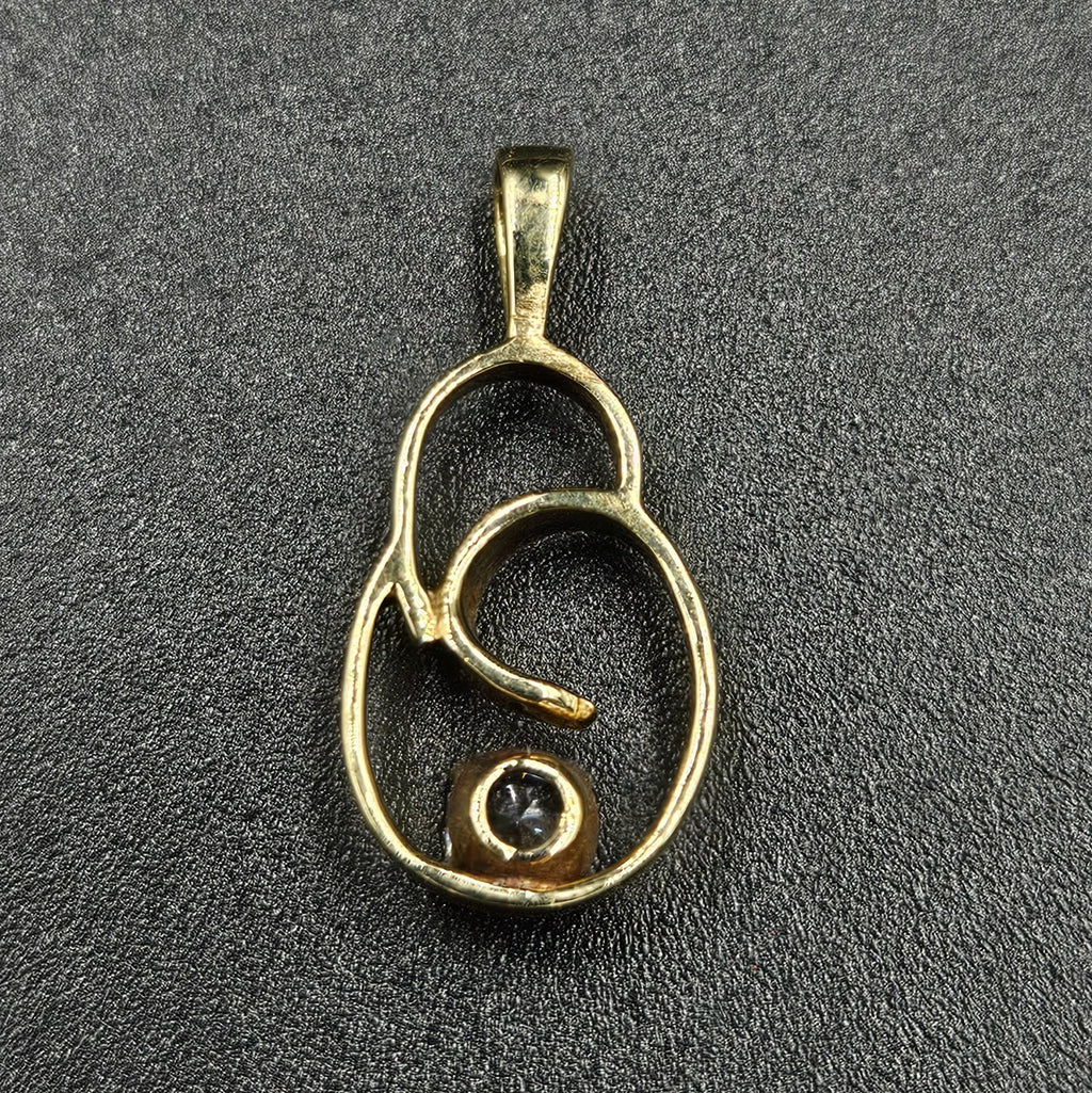 9ct Yellow Gold Cubic Zirconia Pendant