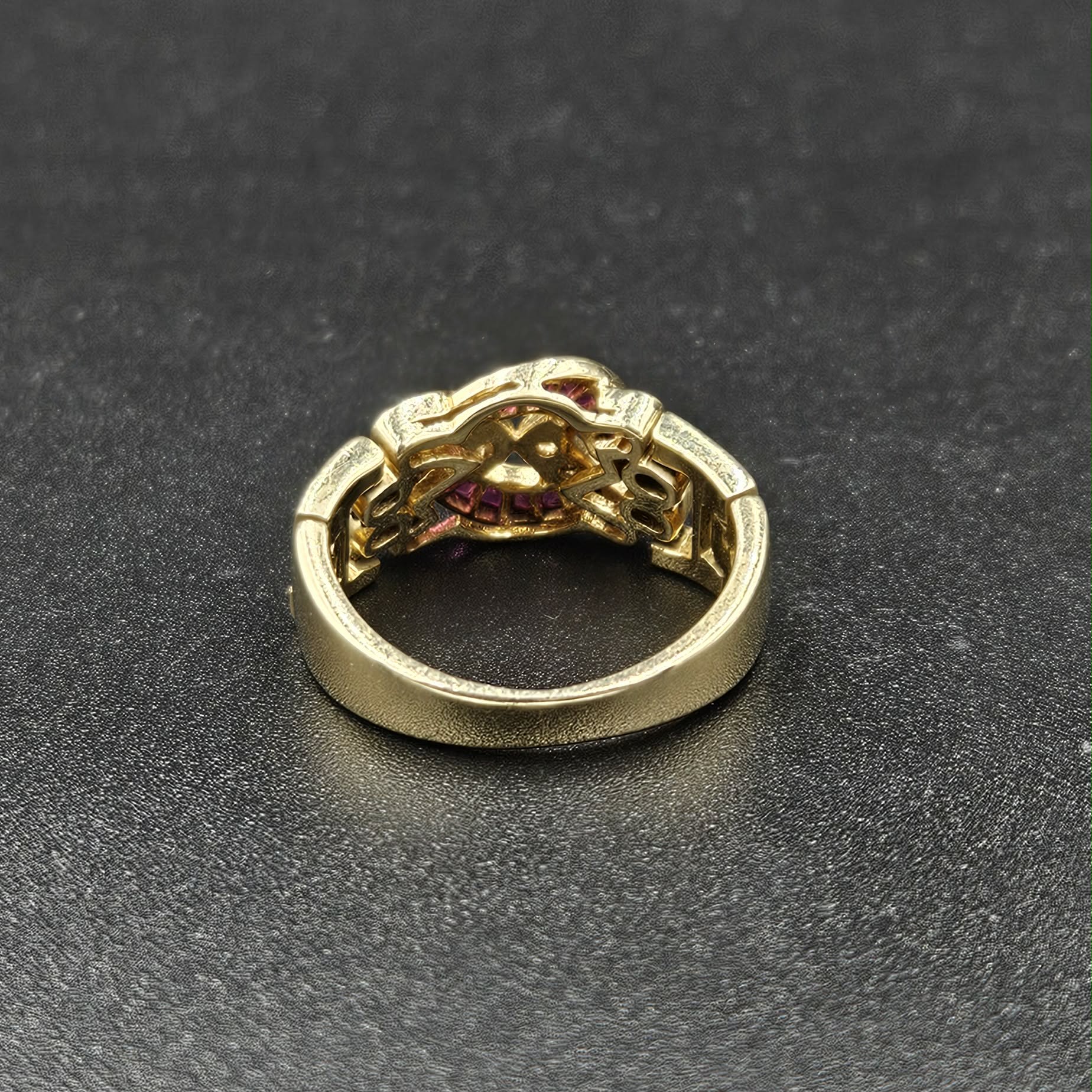 18ct Yellow Gold Moving Hinged Ring