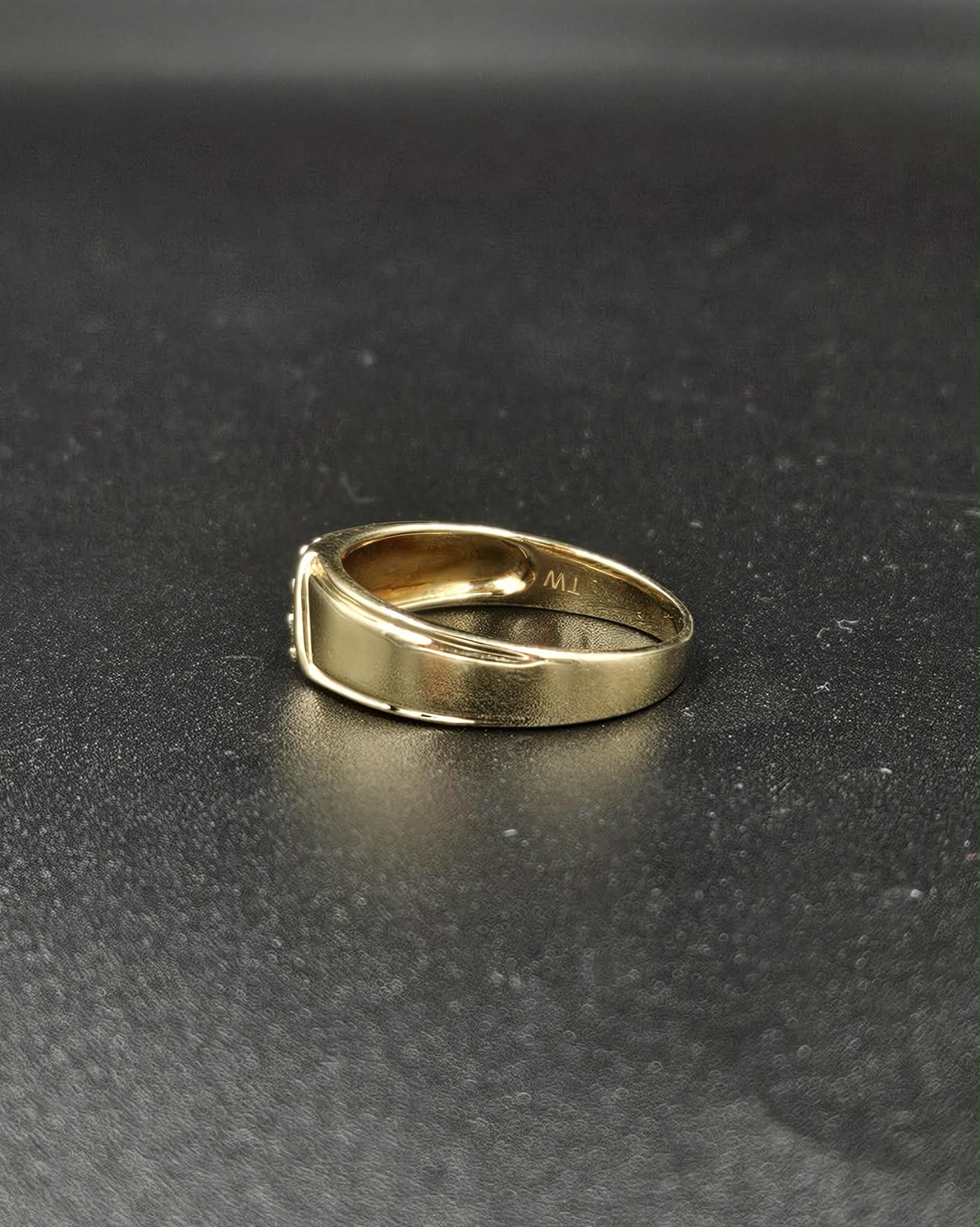 9ct Yellow Gold Diamond Ring