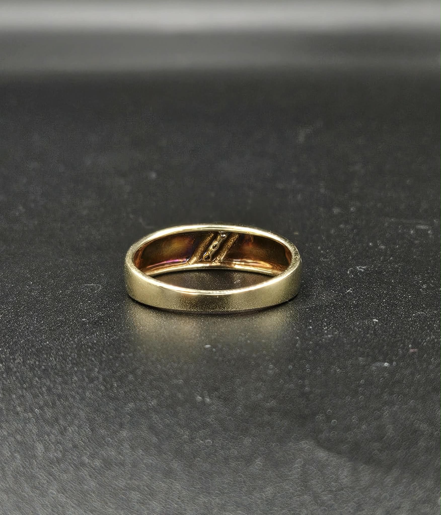 9ct Yellow Gold Diamond Ring