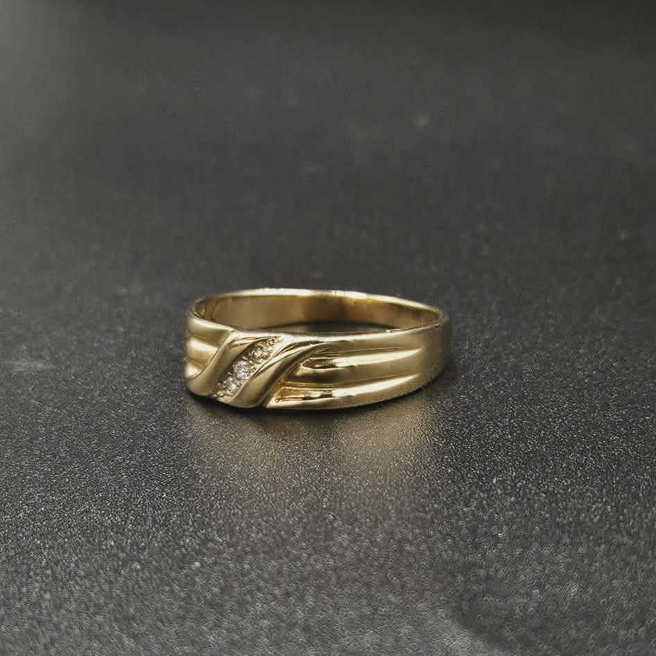 9ct Gold Diamond Ring