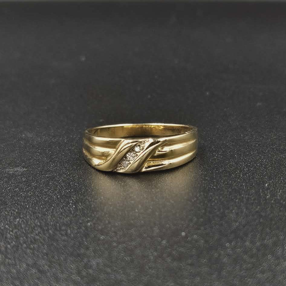 9ct Gold Diamond Ring