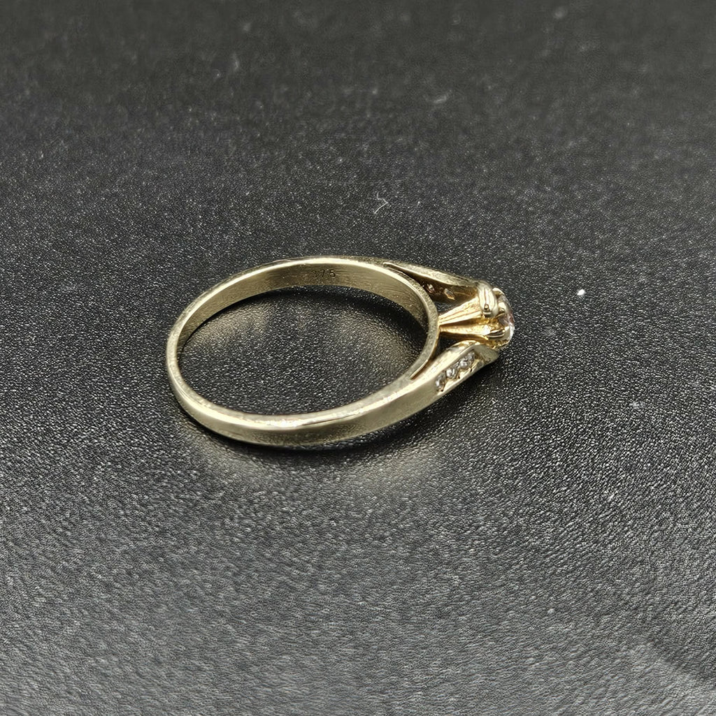 9ct Yellow Gold Diamond Ring