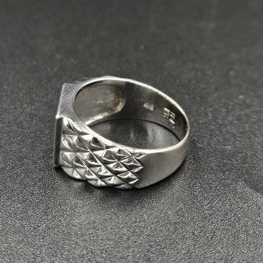 18ct White Gold 16 Diamond Ring