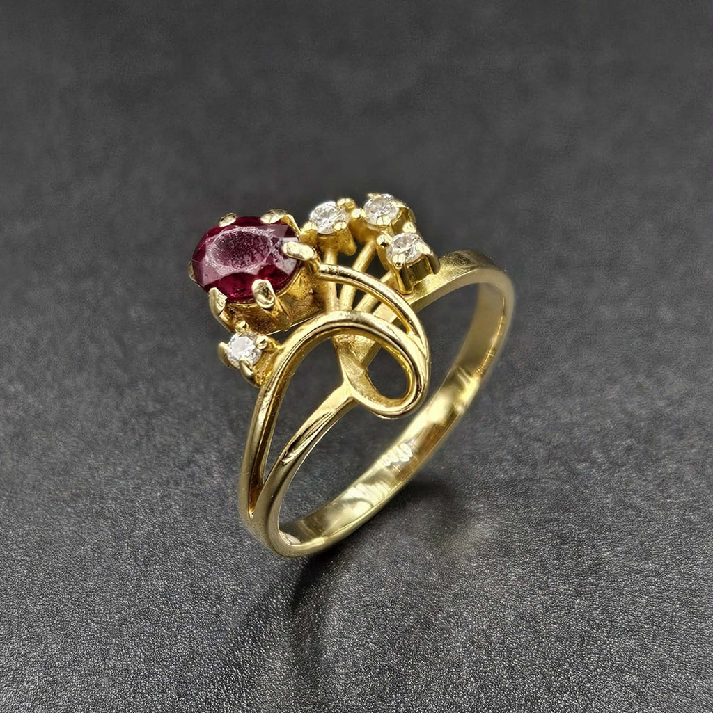 18ct Yellow Gold Red Ruby & Diamond Ring