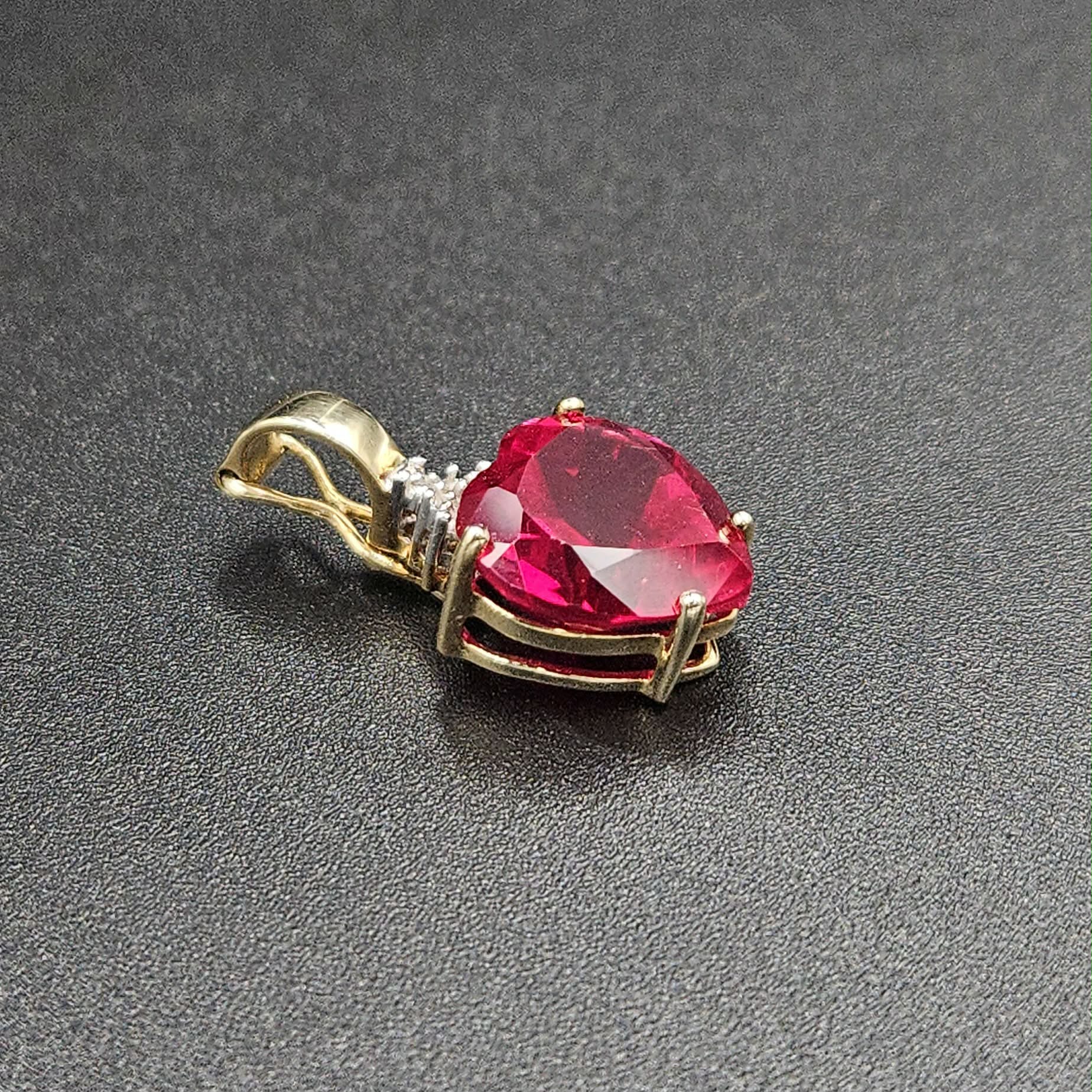 9ct Yellow Gold red Ruby & Diamond Pendant