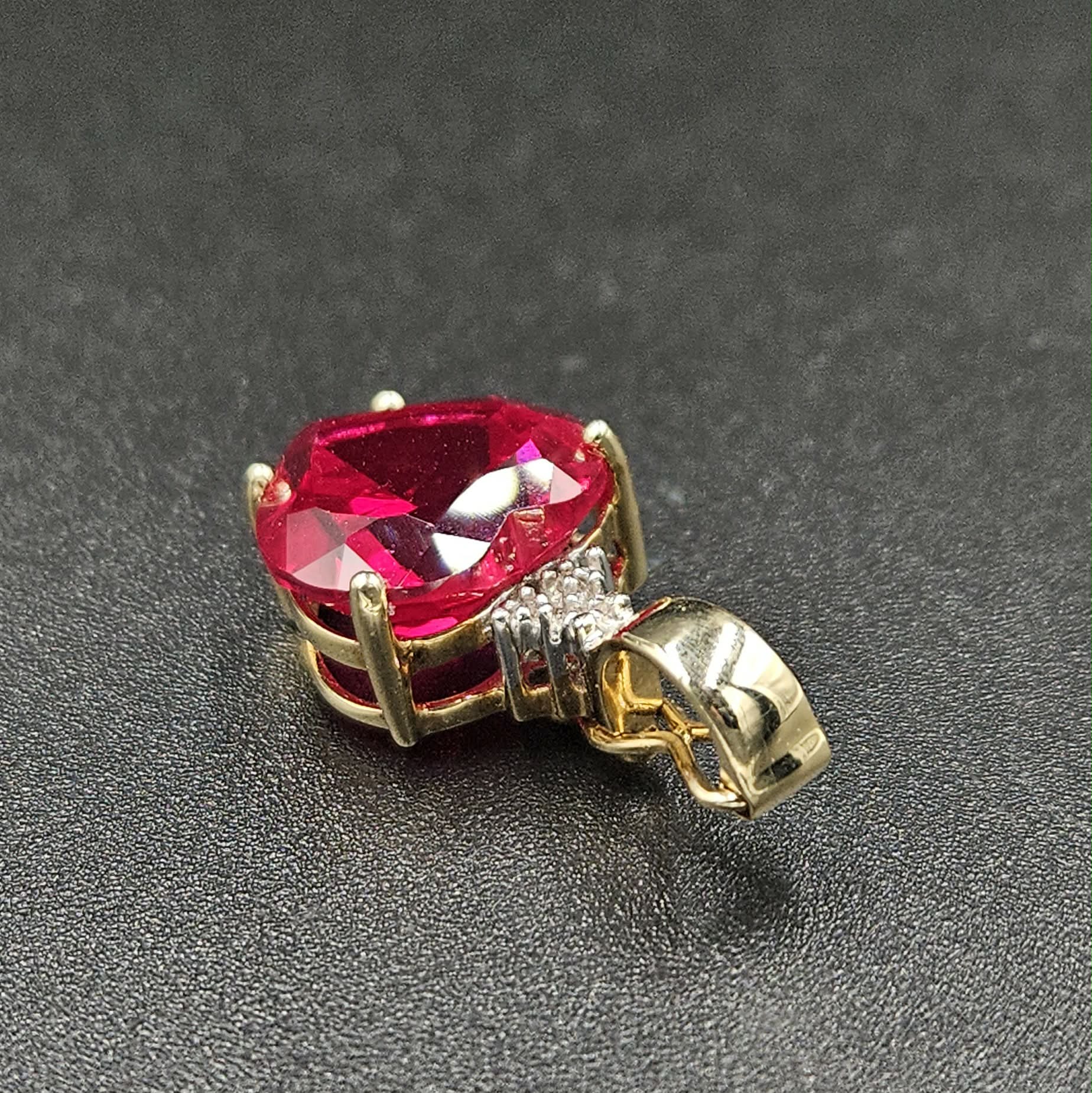 9ct Yellow Gold red Ruby & Diamond Pendant