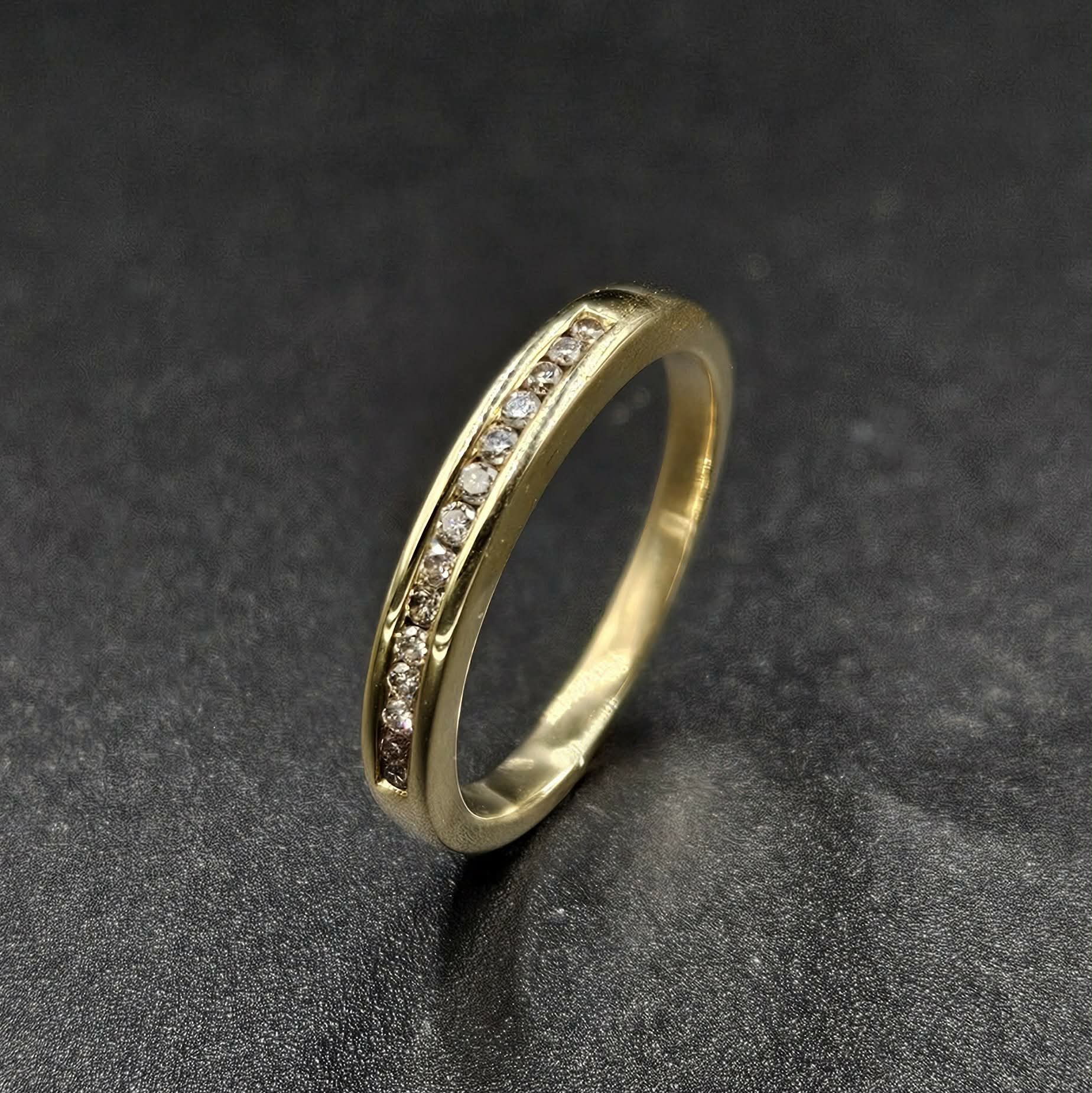 9ct Diamond Band Style Ring