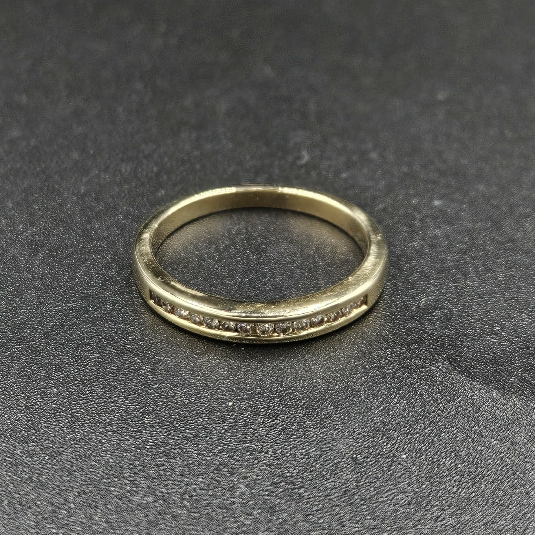 9ct Diamond Band Style Ring