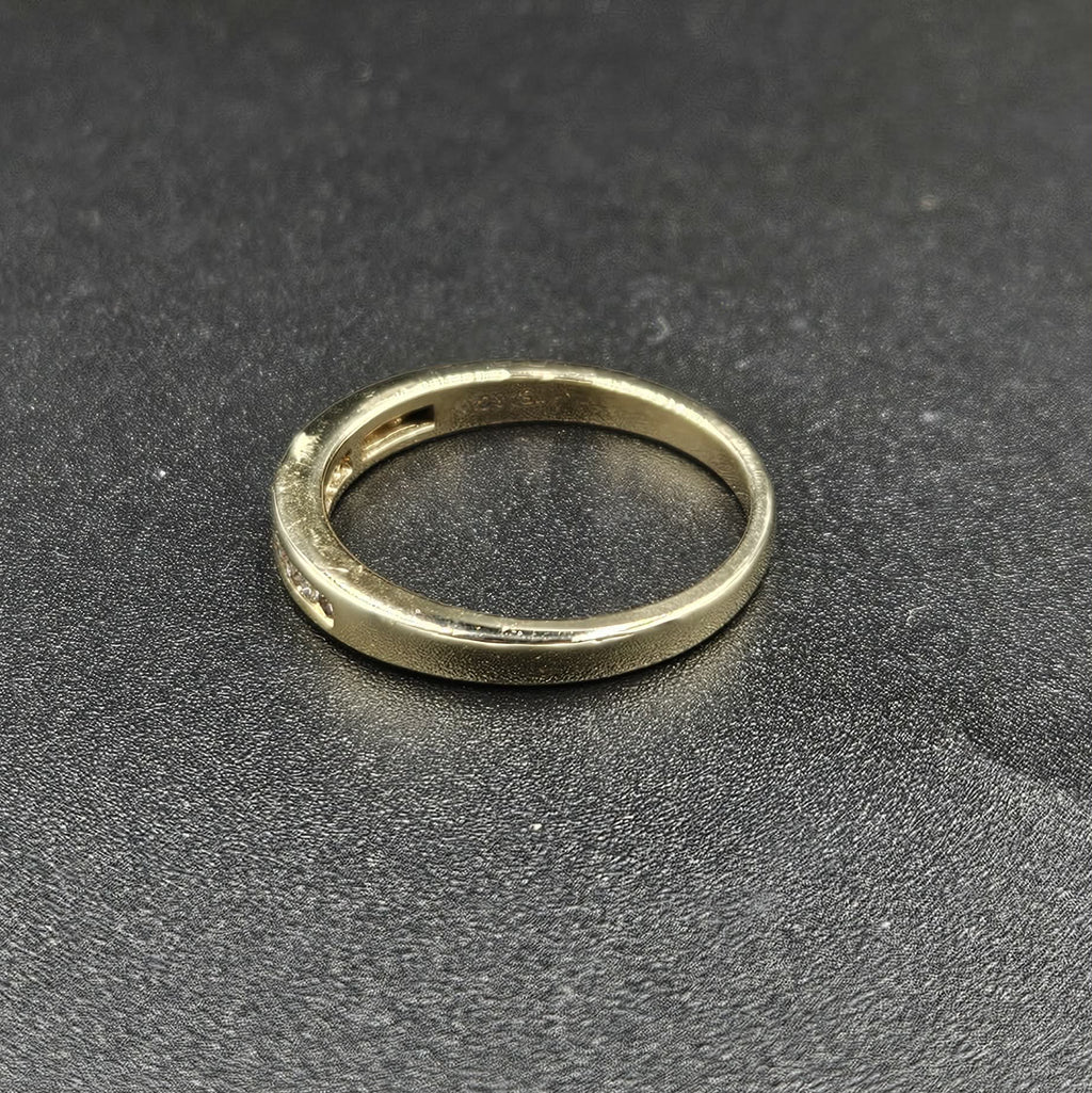 9ct Diamond Band Style Ring