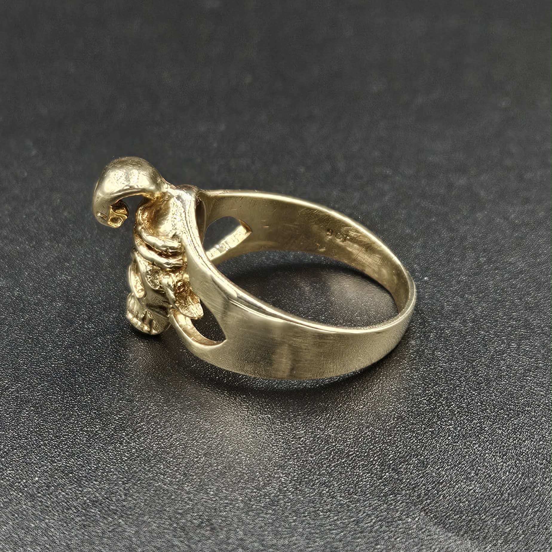 9ct Yellow Gold Skull Ring