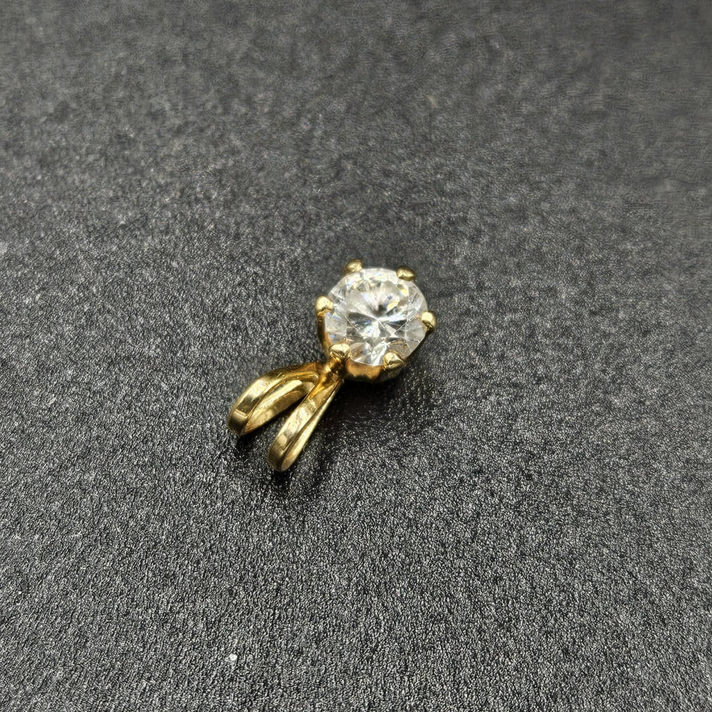 9ct Yellow Gold Cubic Zirconia Pendant