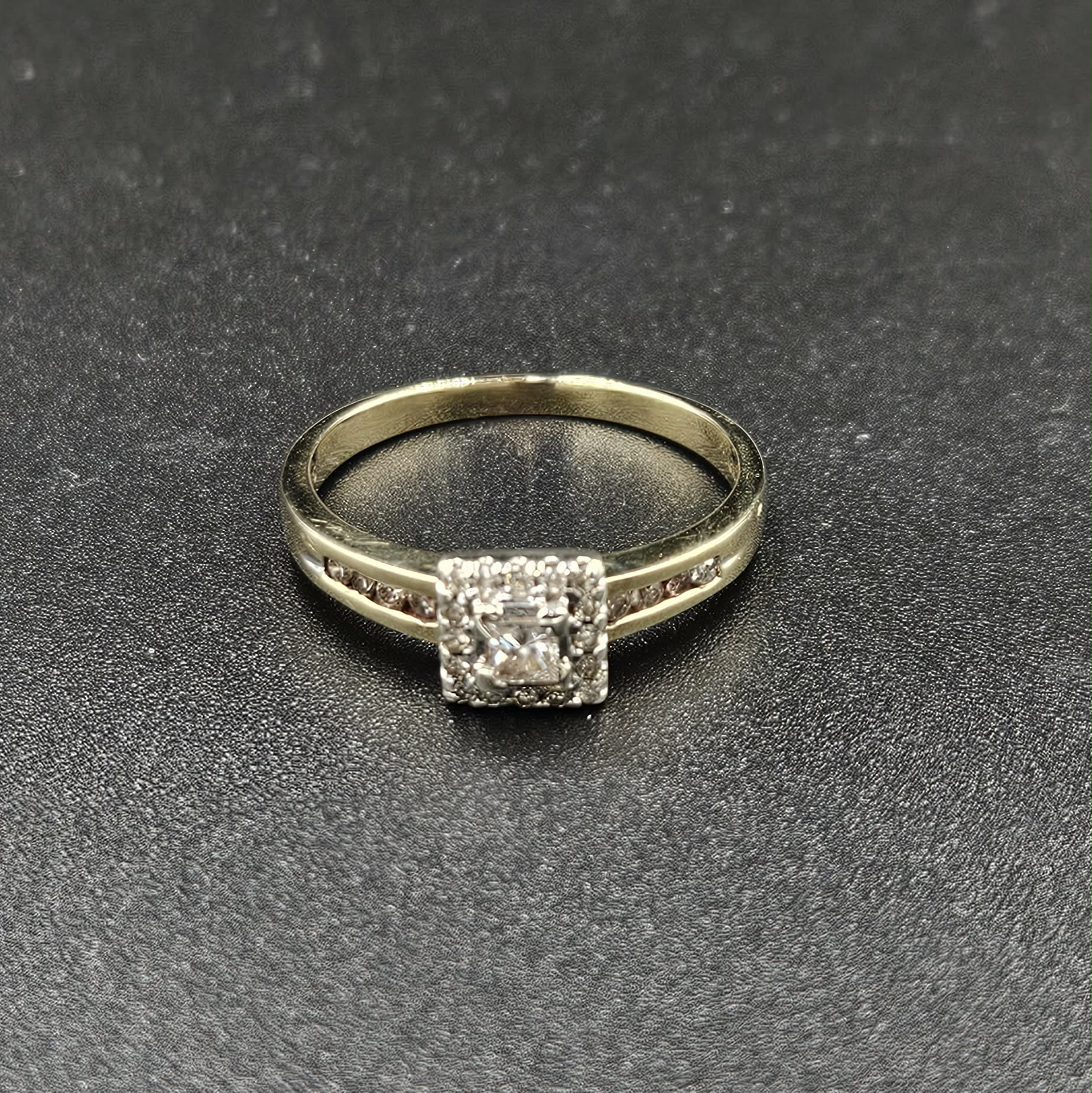 9ct Yellow Gold Diamond Ladies Wedders
