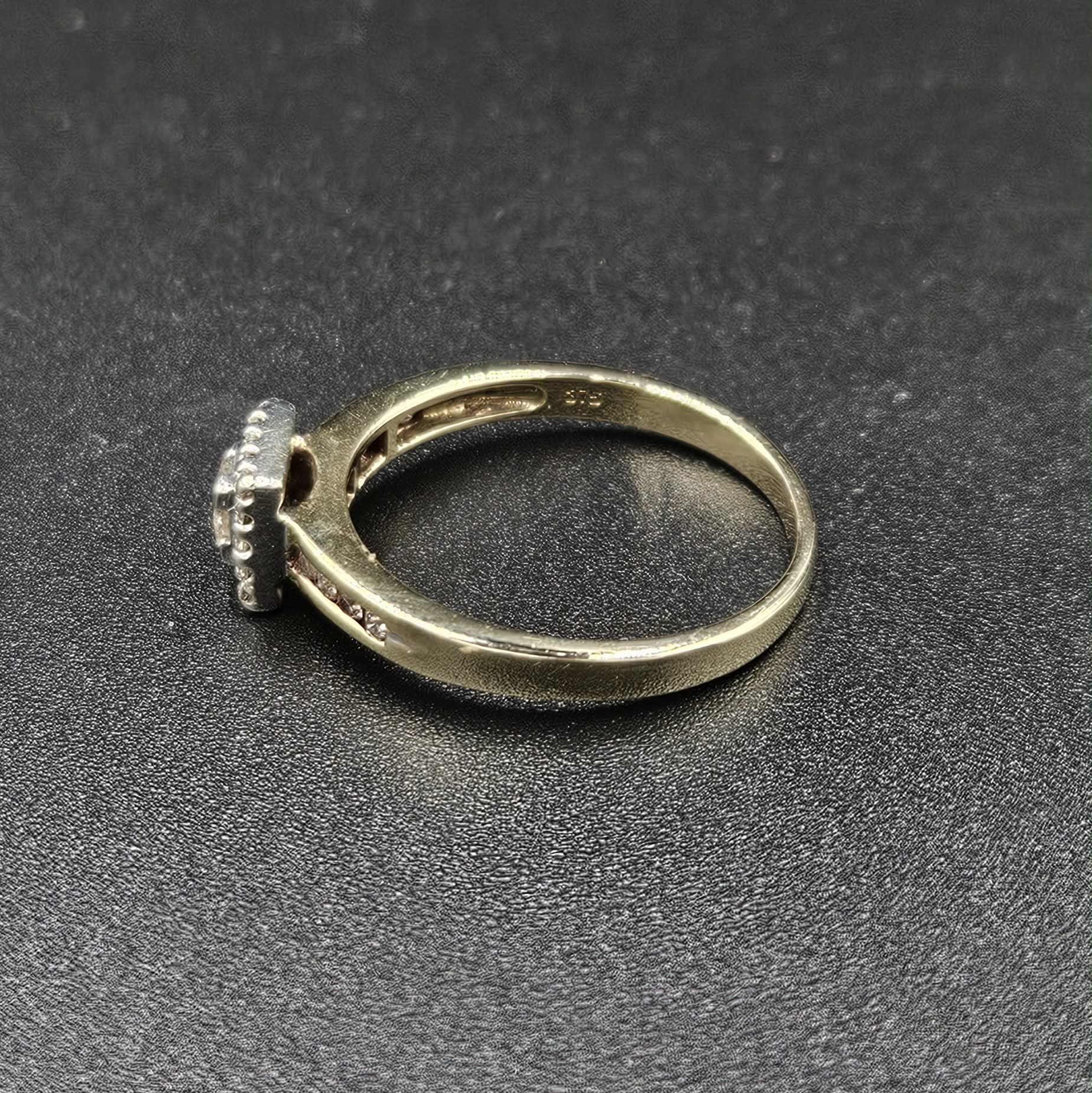 9ct Yellow Gold Diamond Ladies Wedders