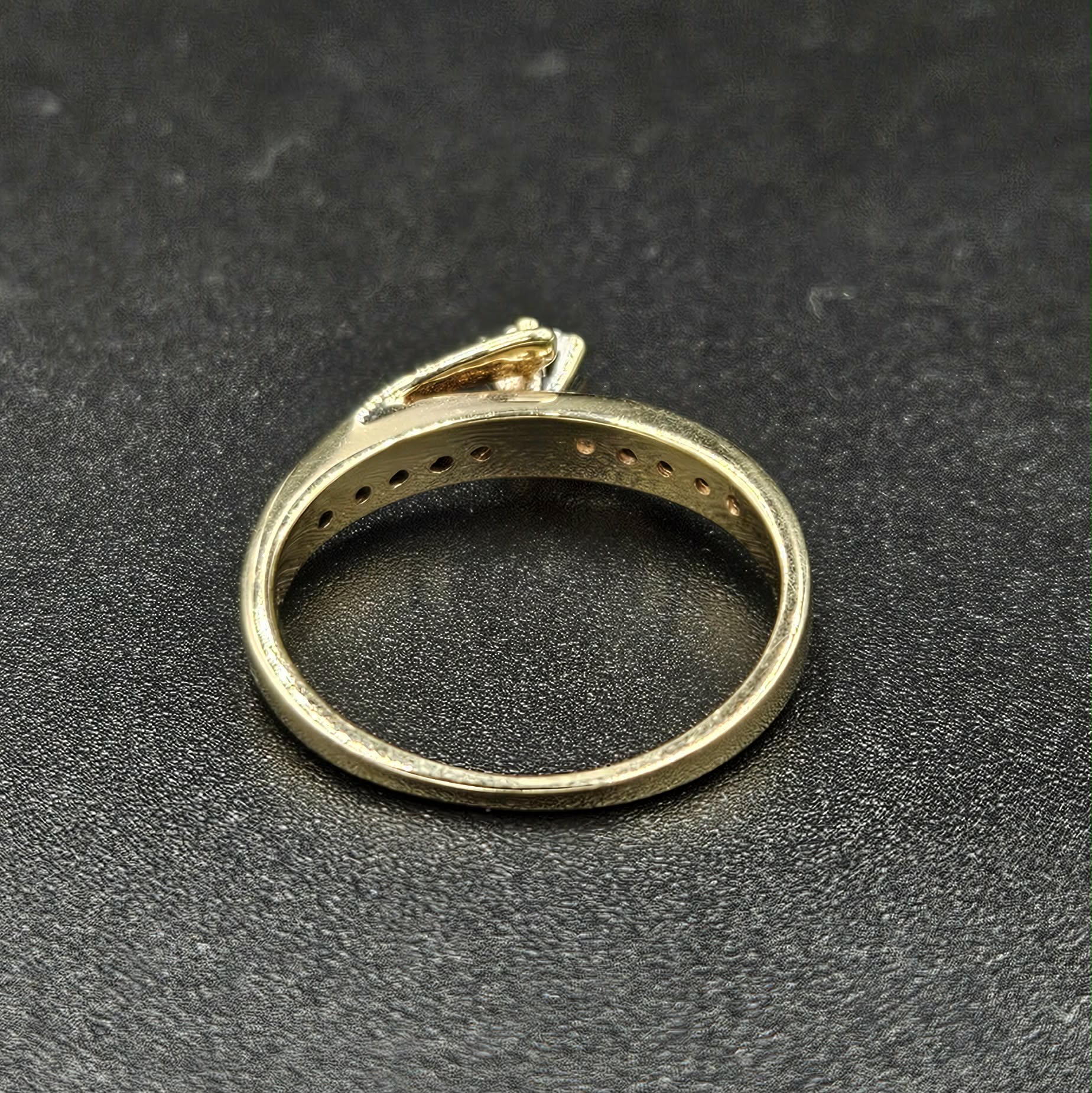 9ct Yellow Gold Diamond Ring