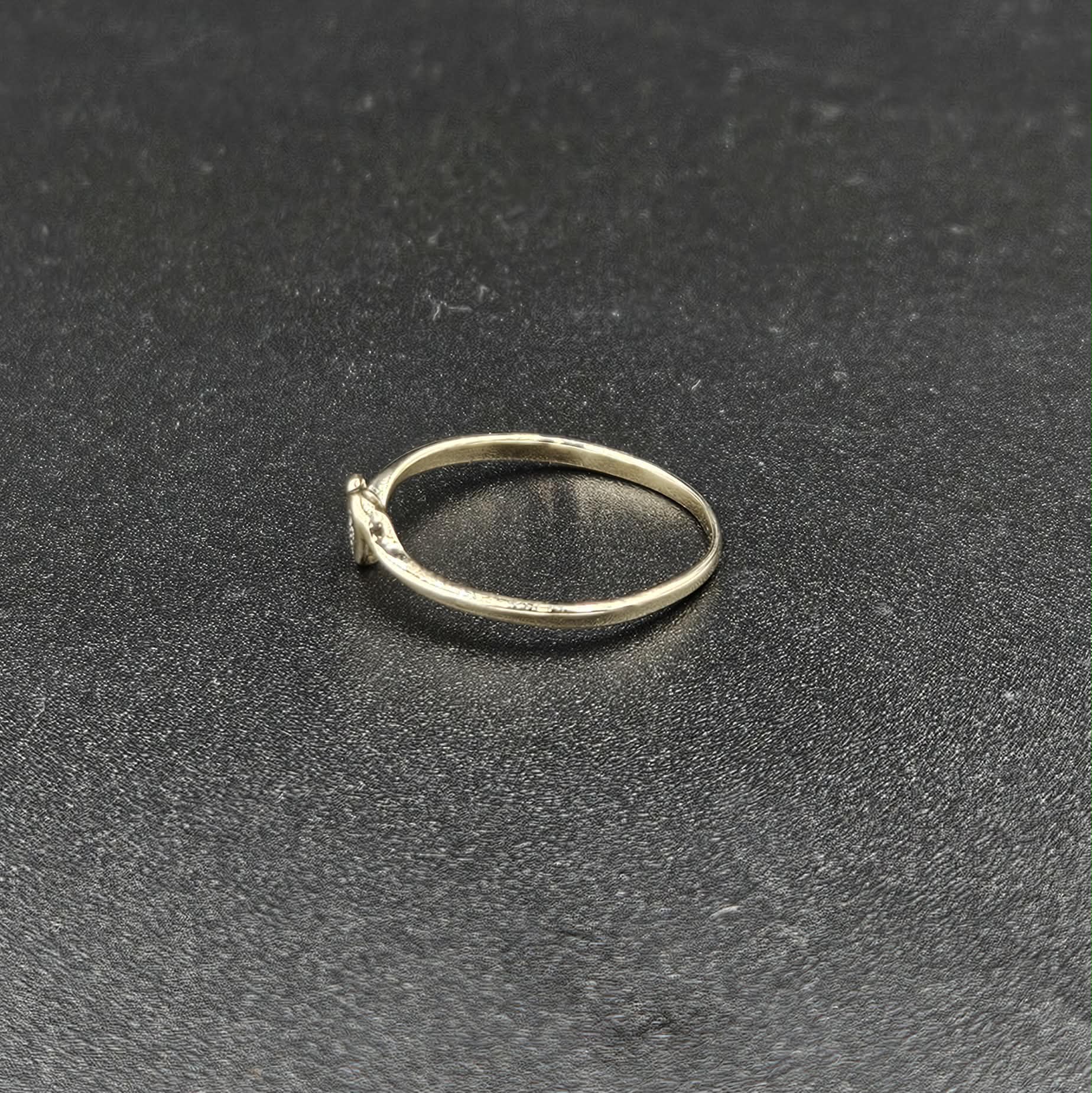9ct Yellow Gold Diamond Heart Ring