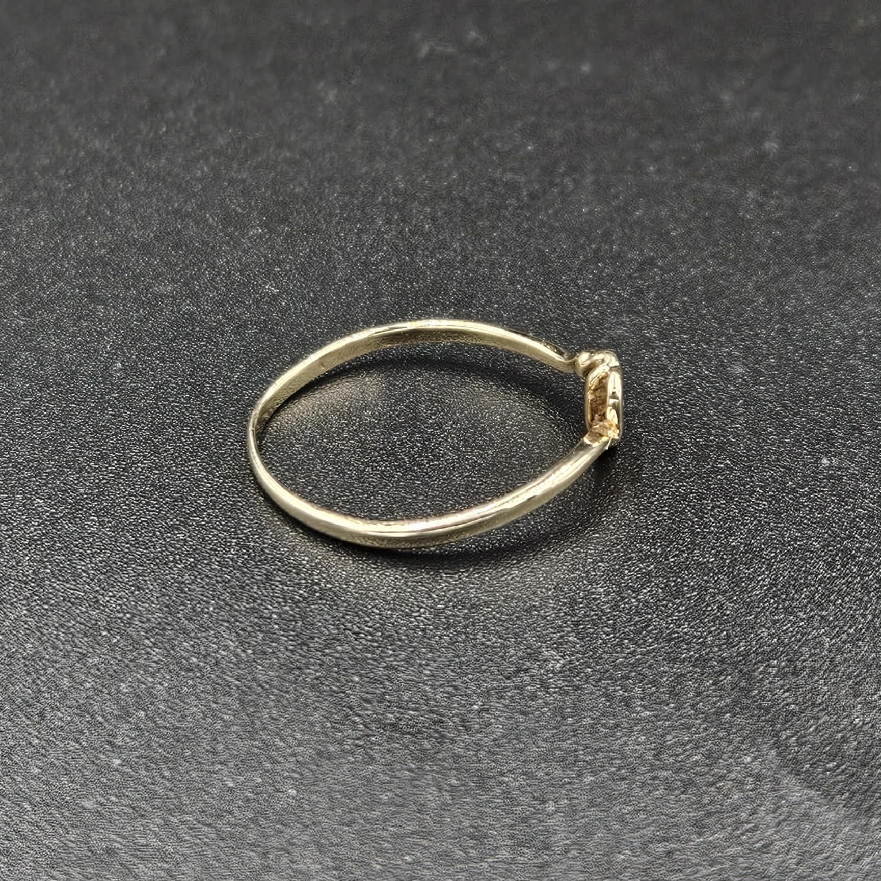 9ct Yellow Gold Diamond Heart Ring
