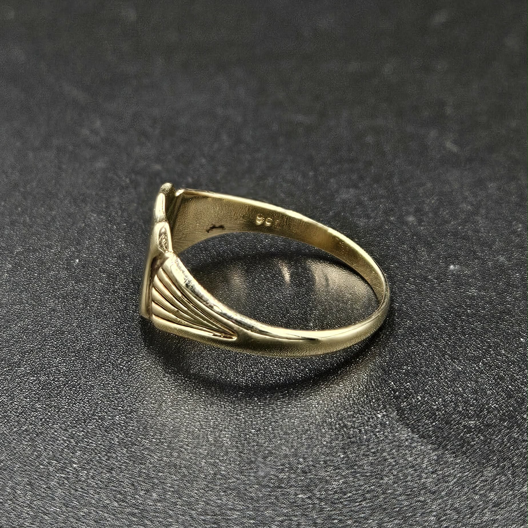 9ct Yellow Gold Shield Ring