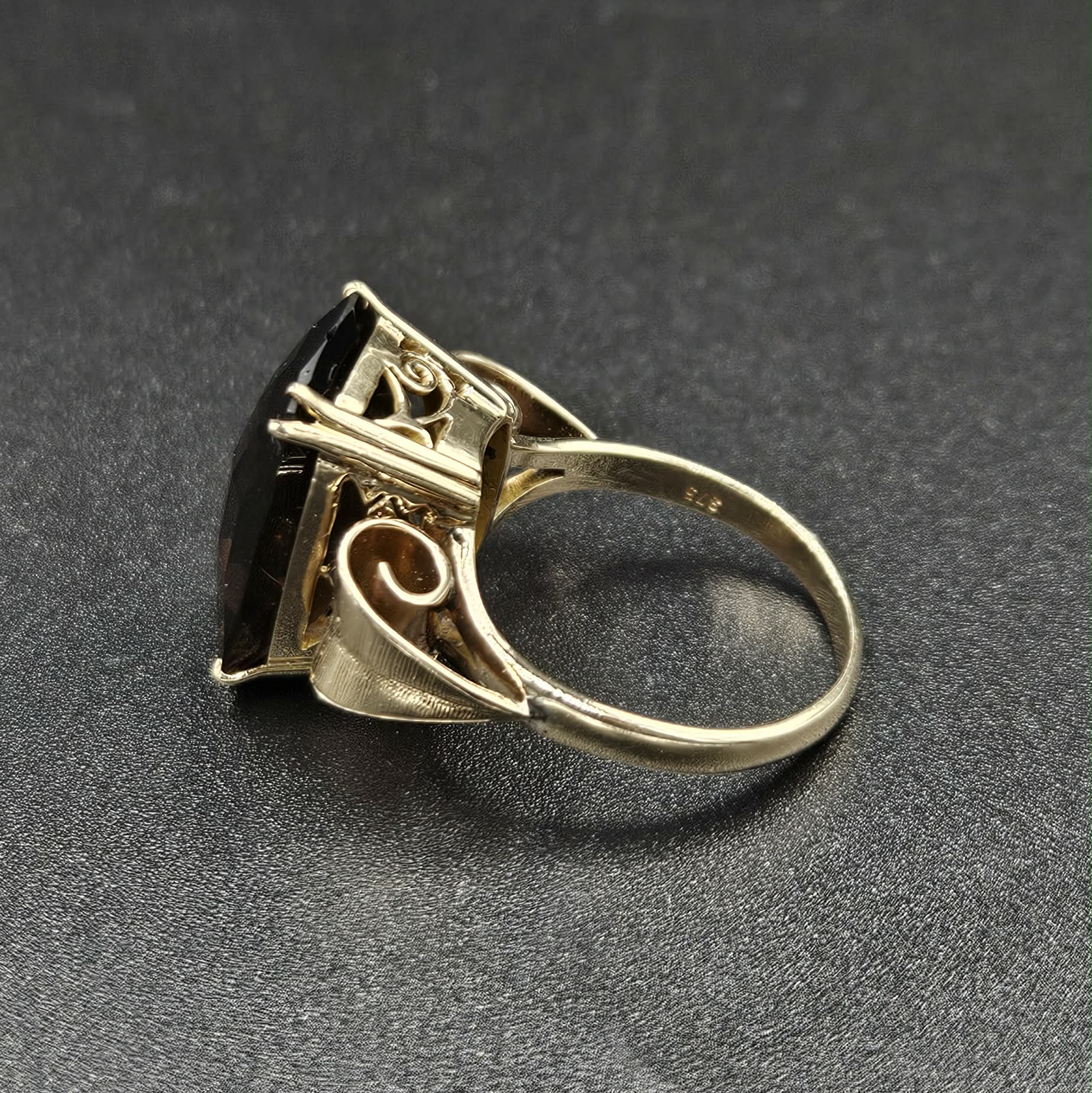 9ct Yellow Gold Smokey Quartz Ring