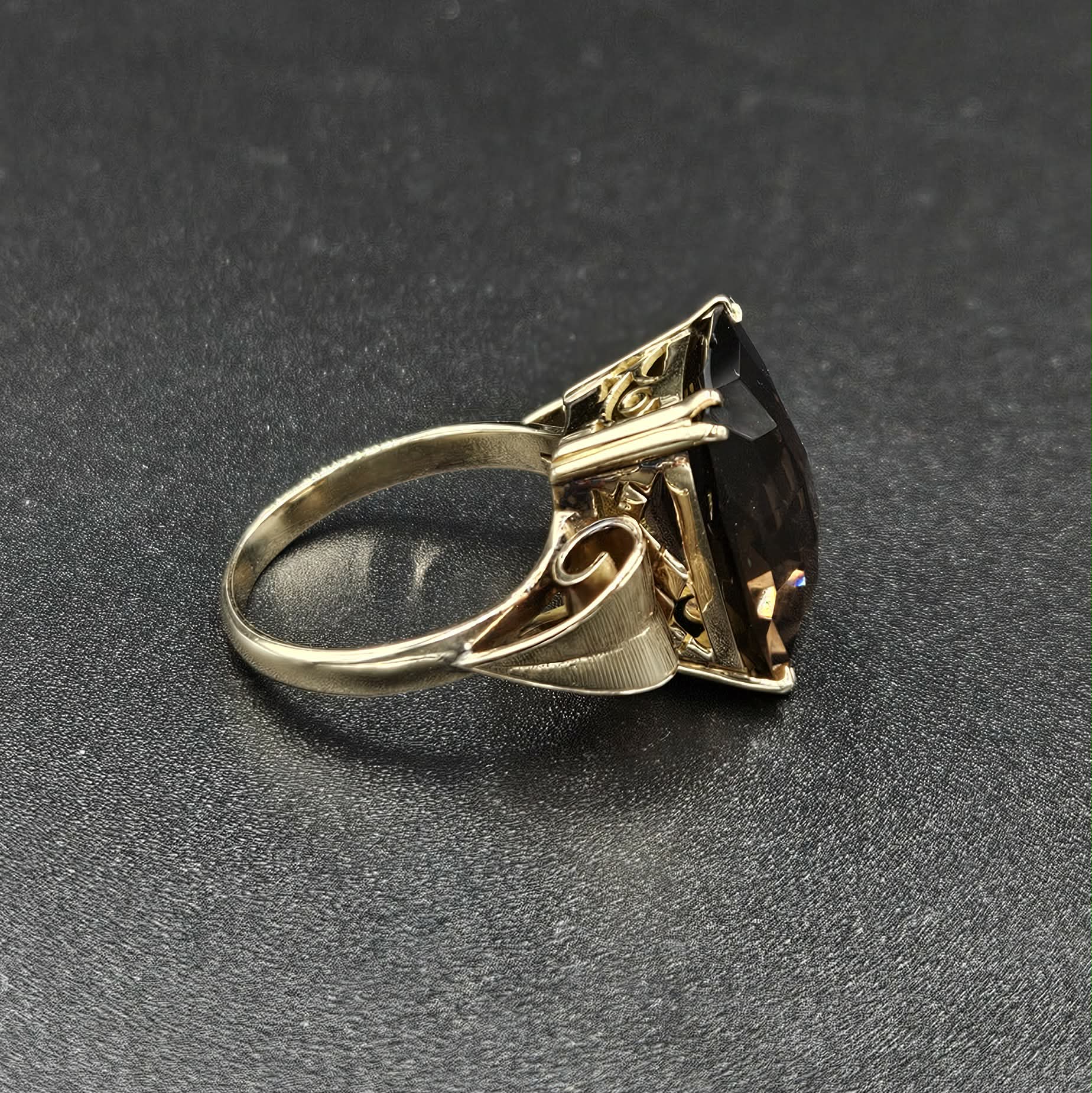 9ct Yellow Gold Smokey Quartz Ring