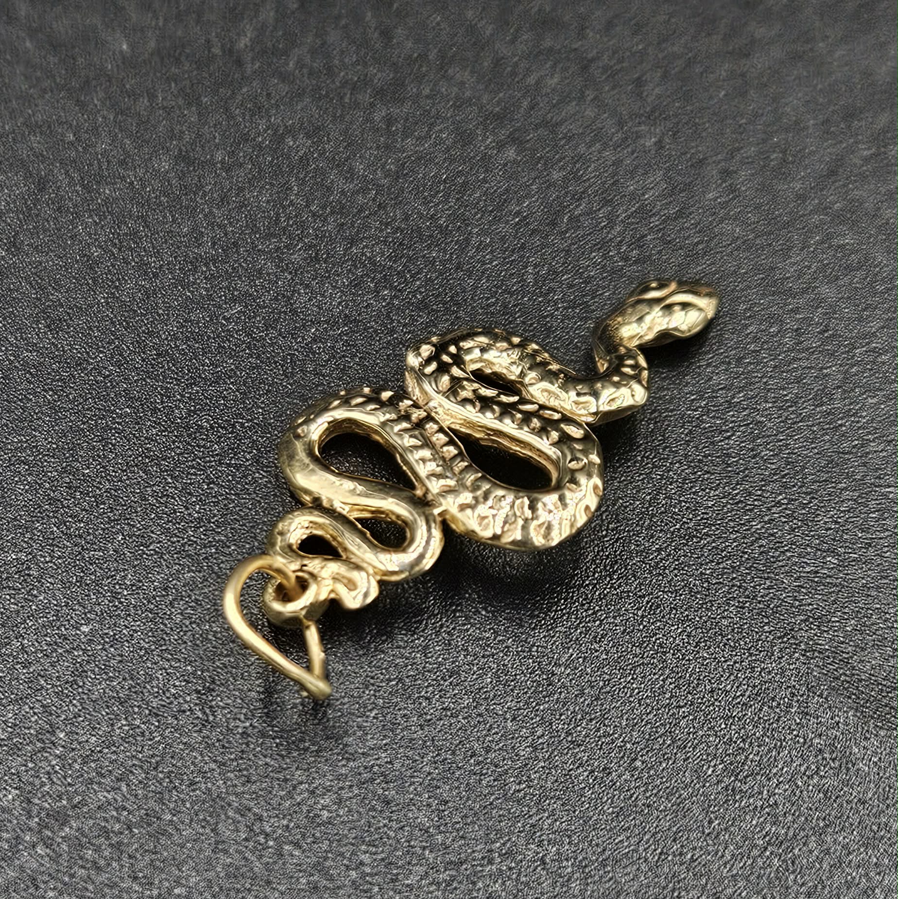 9ct Yellow Gold Snake Pendant