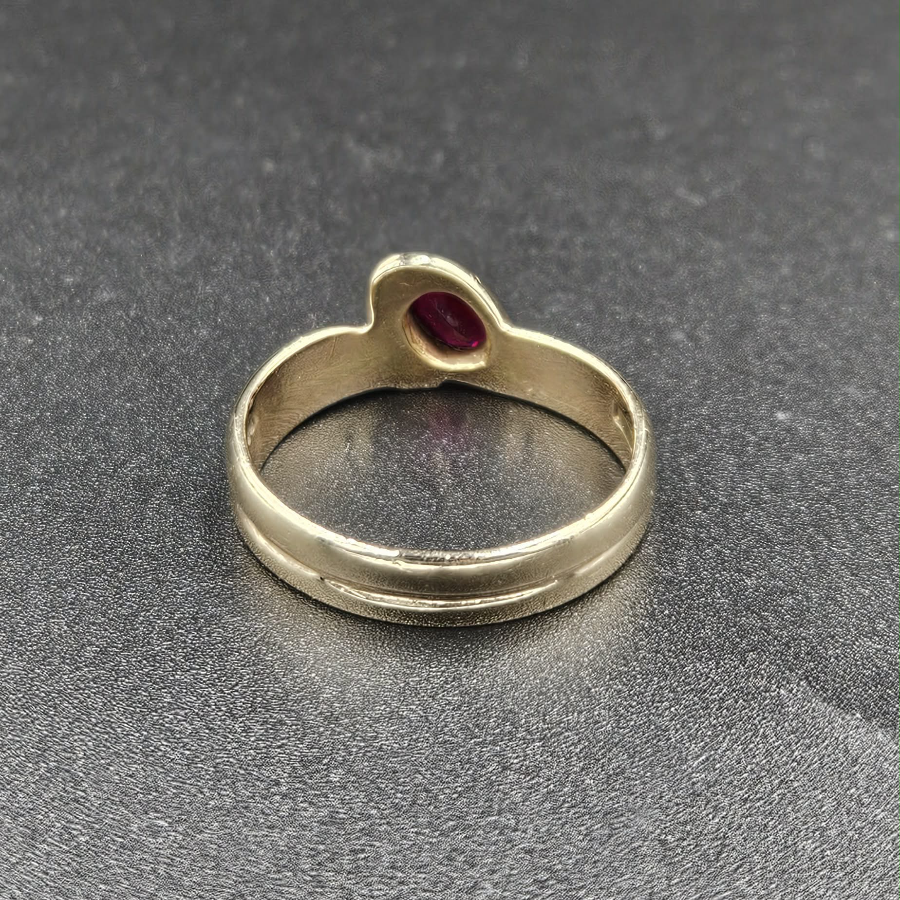 9ct Yellow Gold Ruby Snake Ring