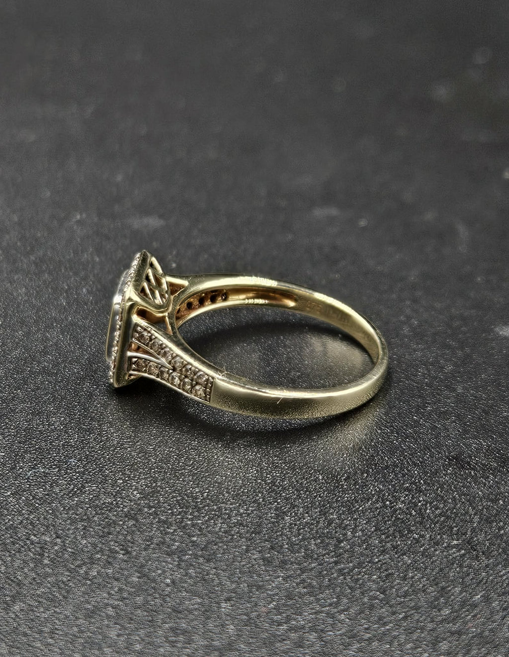 9ct Yellow Gold Diamond Ring