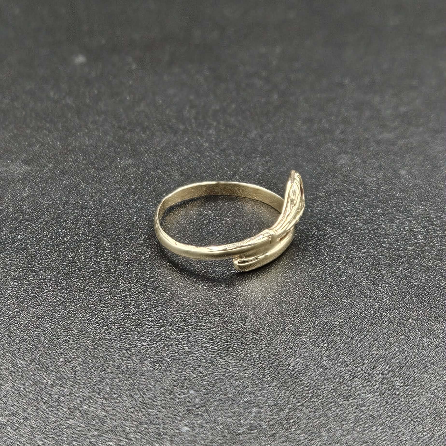 9ct Yellow Gold Red Ruby Snake RIng