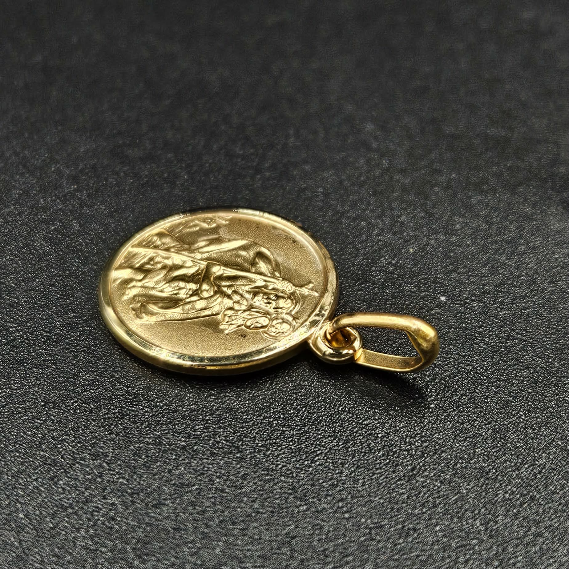 9ct Yellow Gold St Christopher Pendant