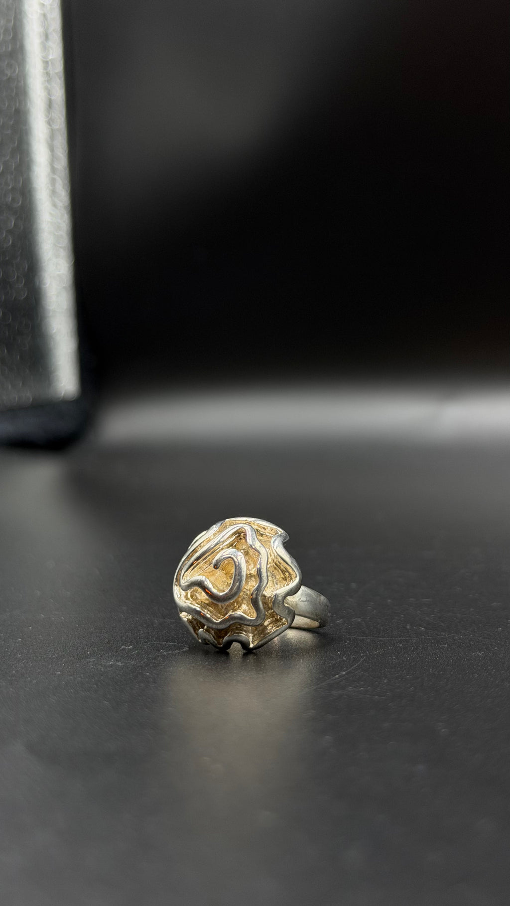 swirl ring