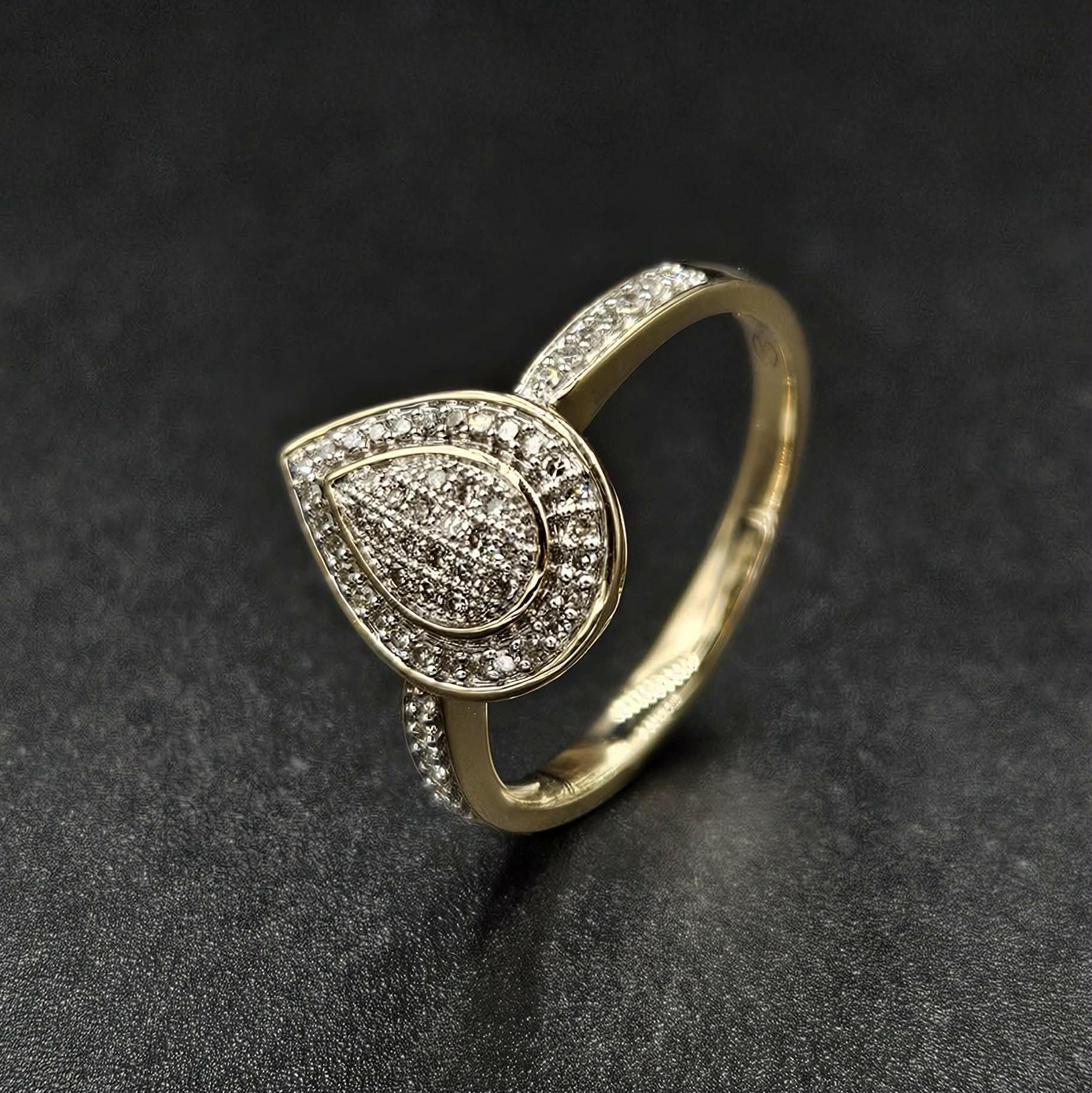9ct Yellow Gold Diamond Teardrop Style Ring