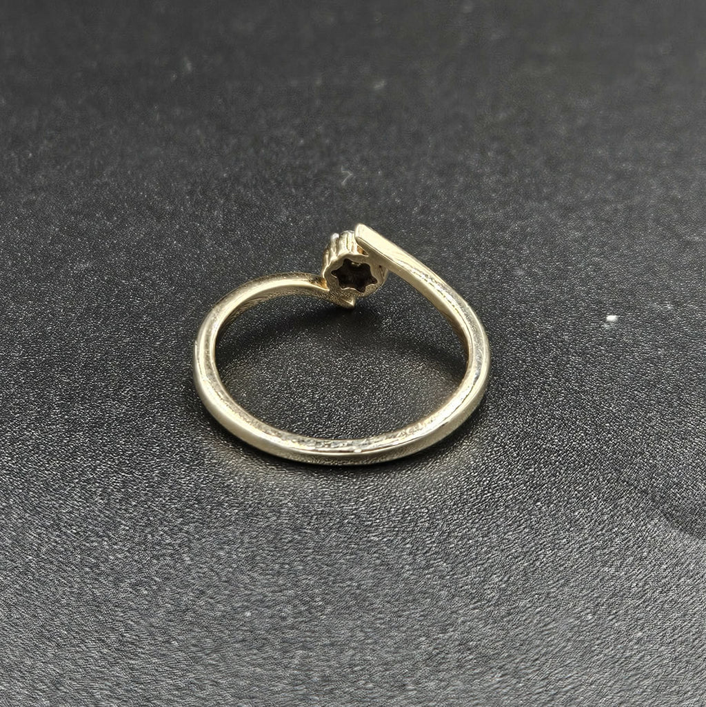 9ct Yellow Gold Diamond Flower Ring