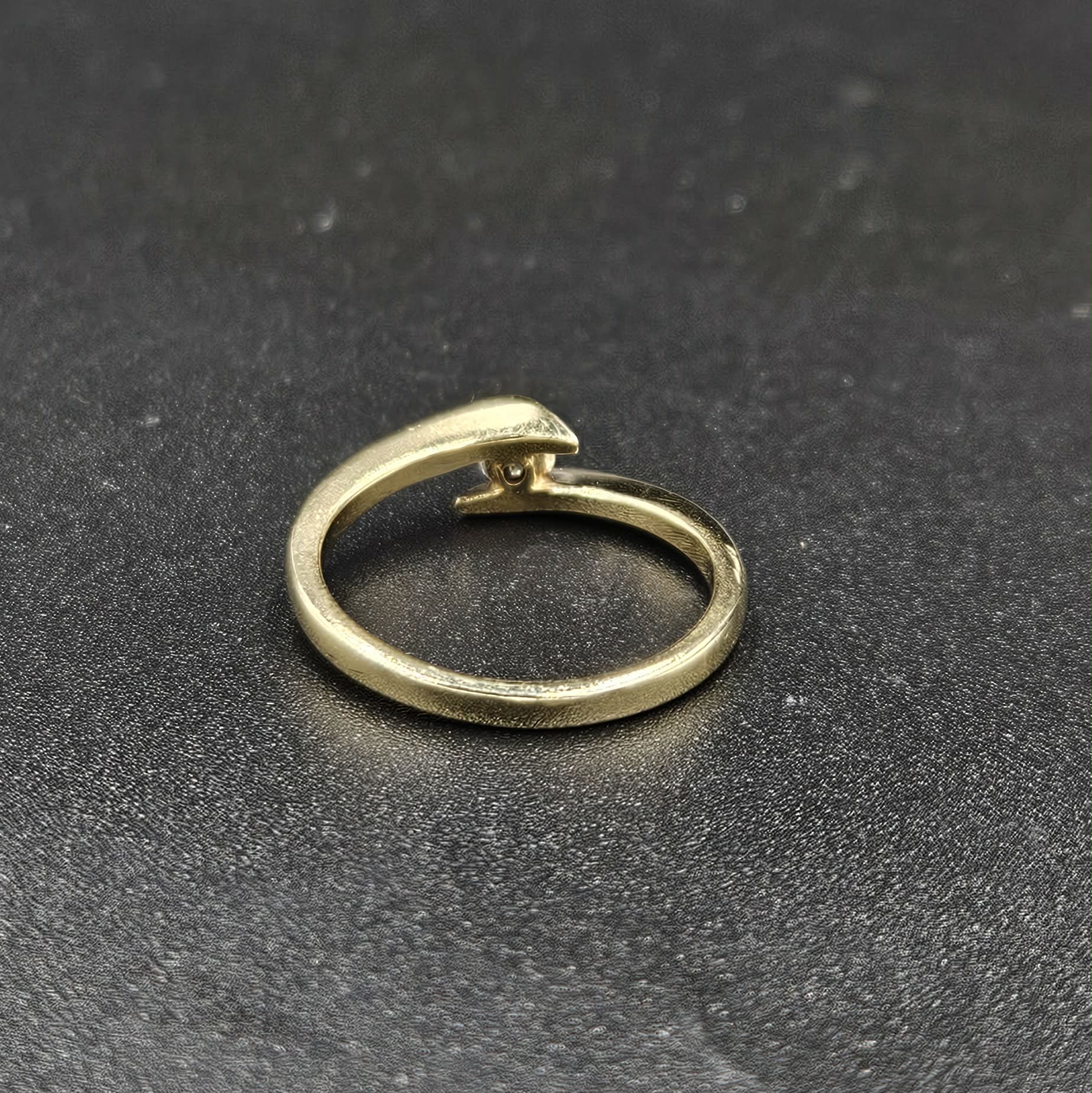 10ct Yellow Gold Diamond Ring
