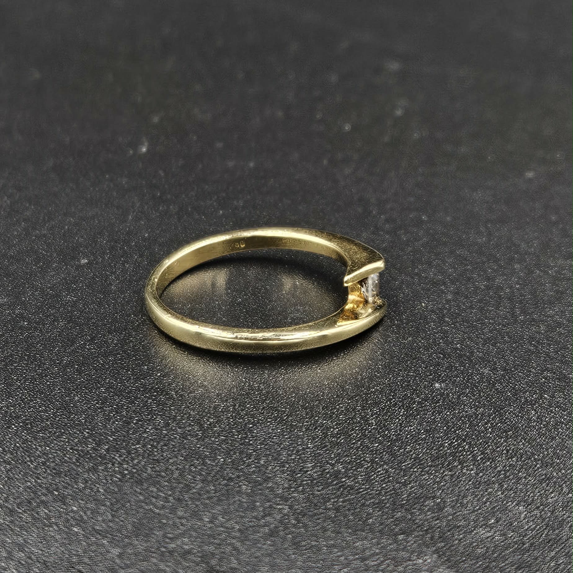 10ct Yellow Gold Diamond Ring