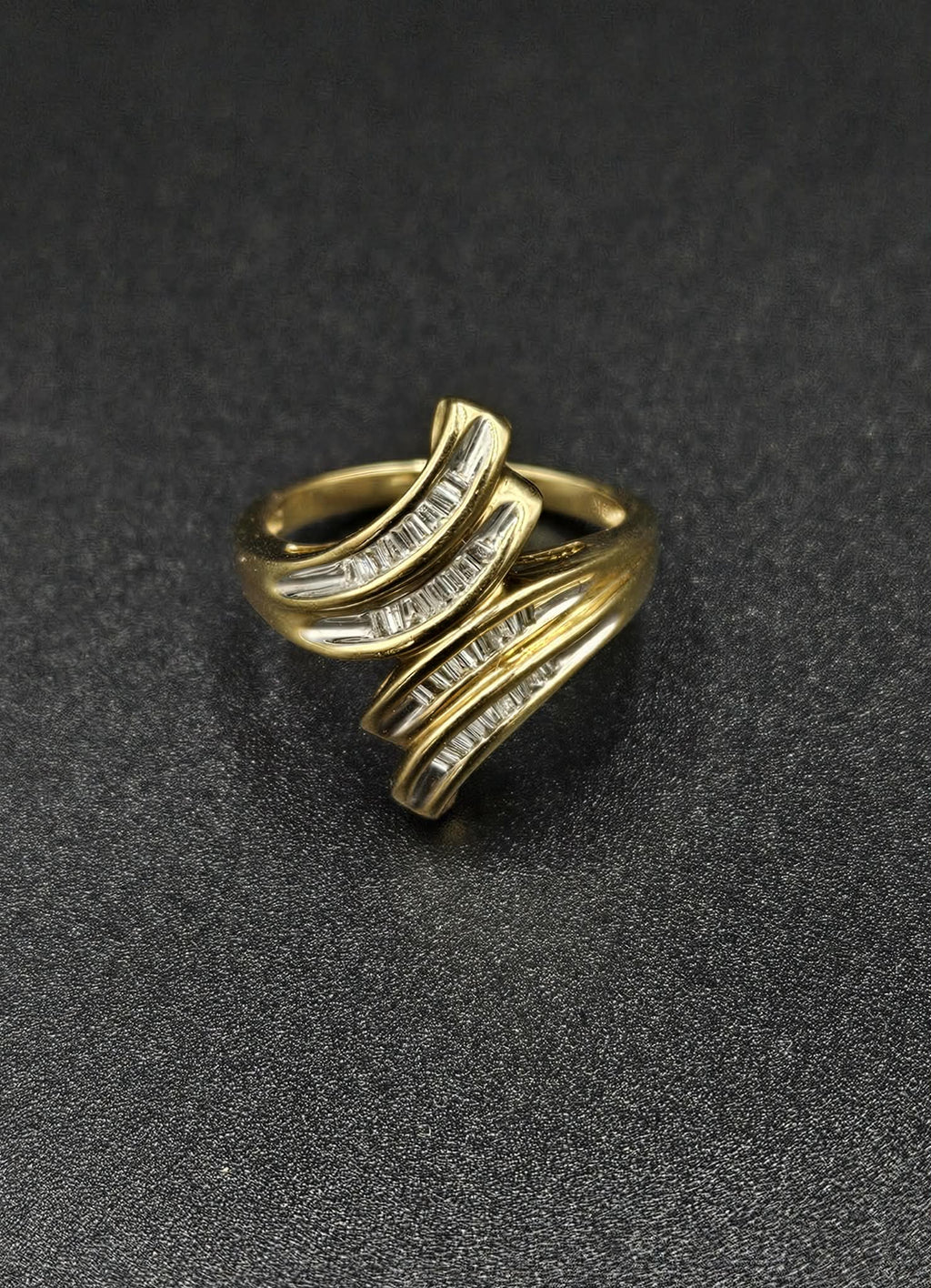 9ct Yellow Gold Diamond Ring Twist Style