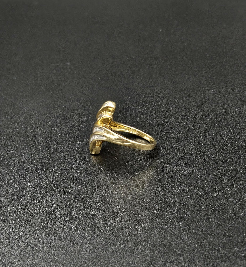 9ct Yellow Gold Diamond Ring Twist Style