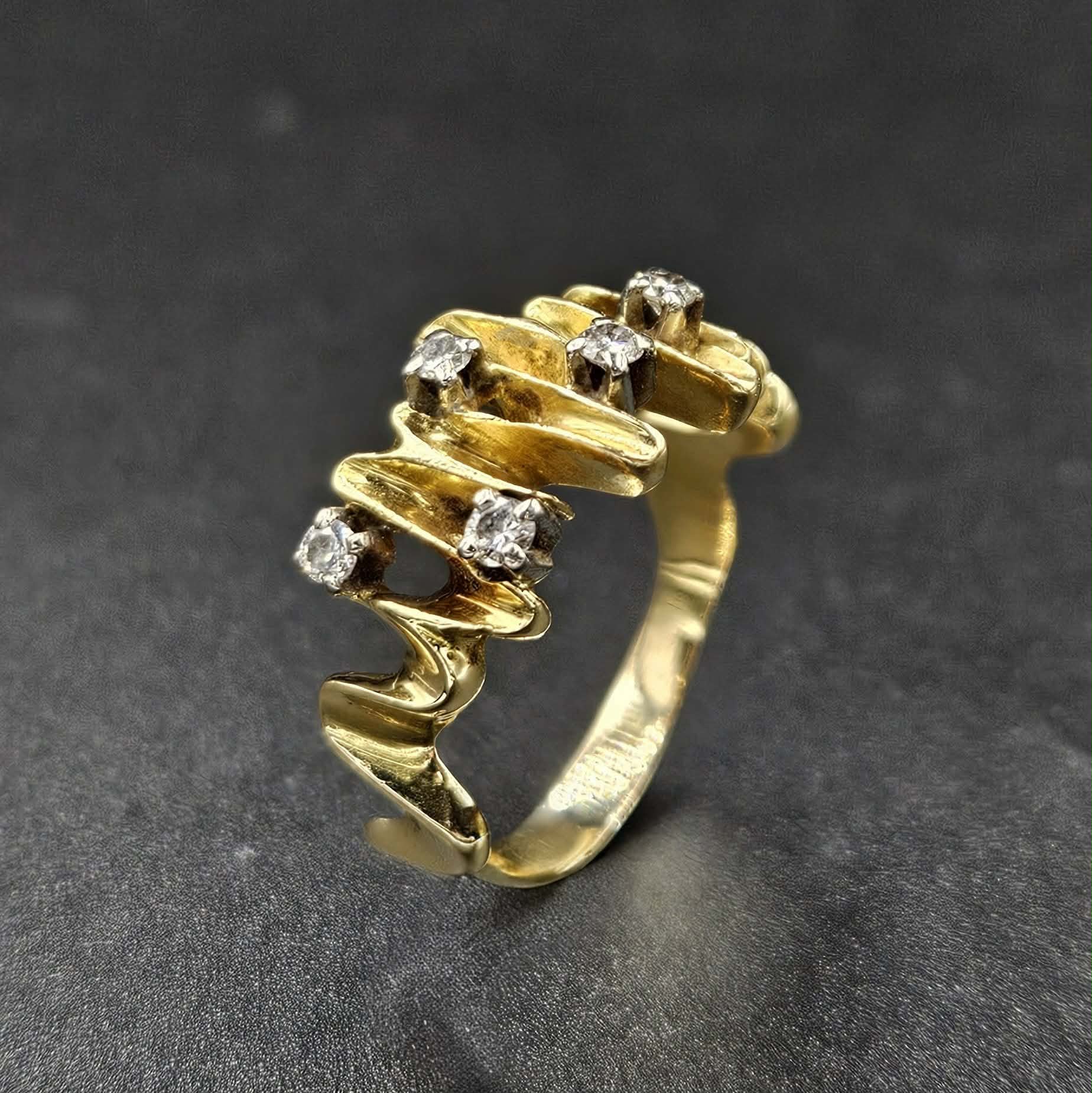 18ct Yellow gold Diamond Vintage Ring