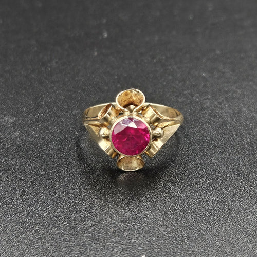 18ct Yellow Gold Vintage Red Ruby Ring