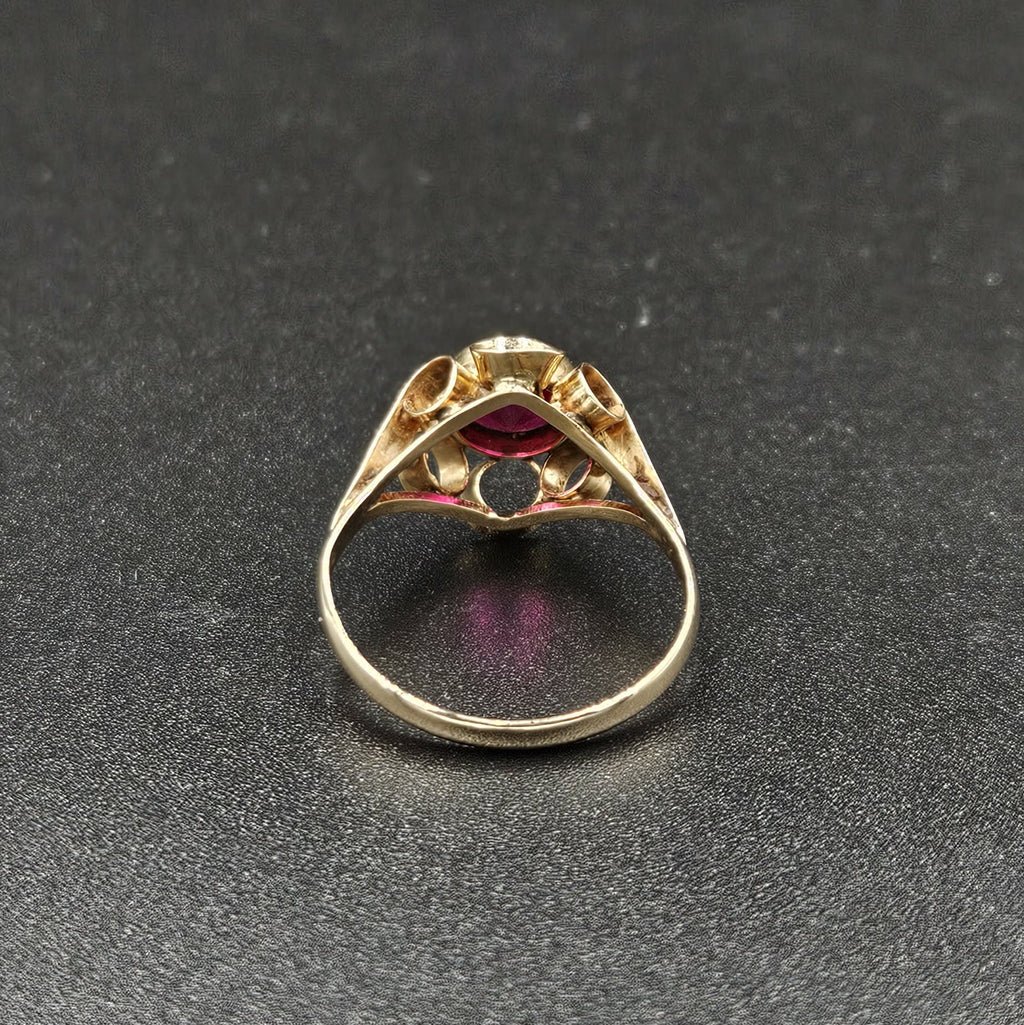 18ct Yellow Gold Vintage Red Ruby Ring