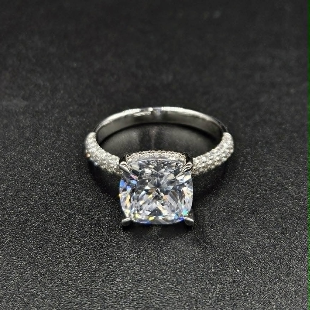 10ct White Gold Cubic Zirconia Size P Ring