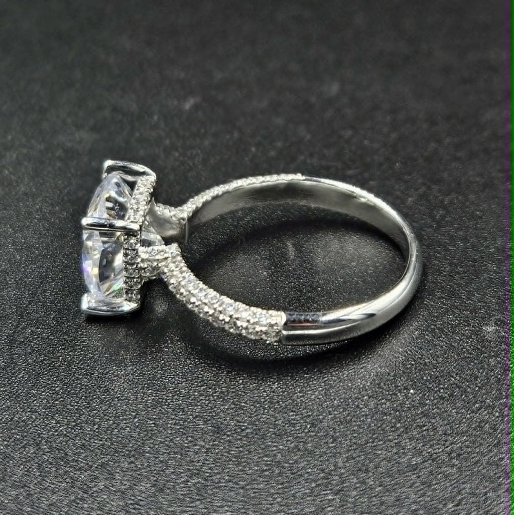 10ct White Gold Cubic Zirconia Size P Ring
