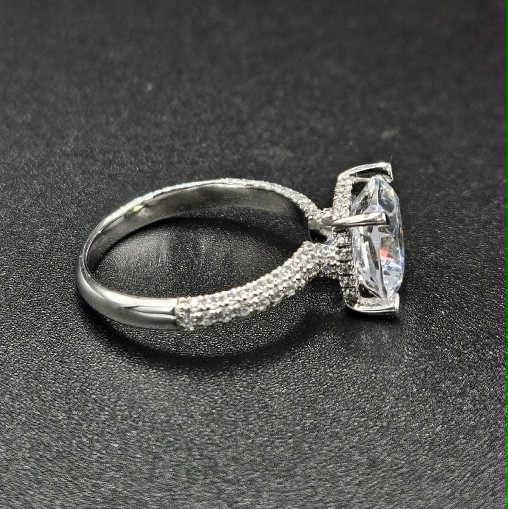 10ct White Gold Cubic Zirconia Size P Ring