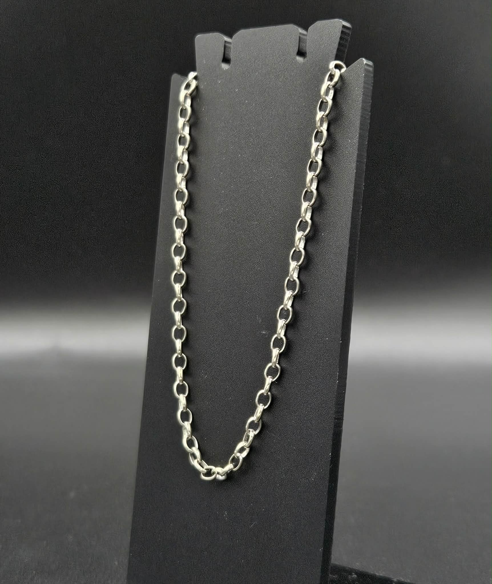 9ct White Gold Bracelet