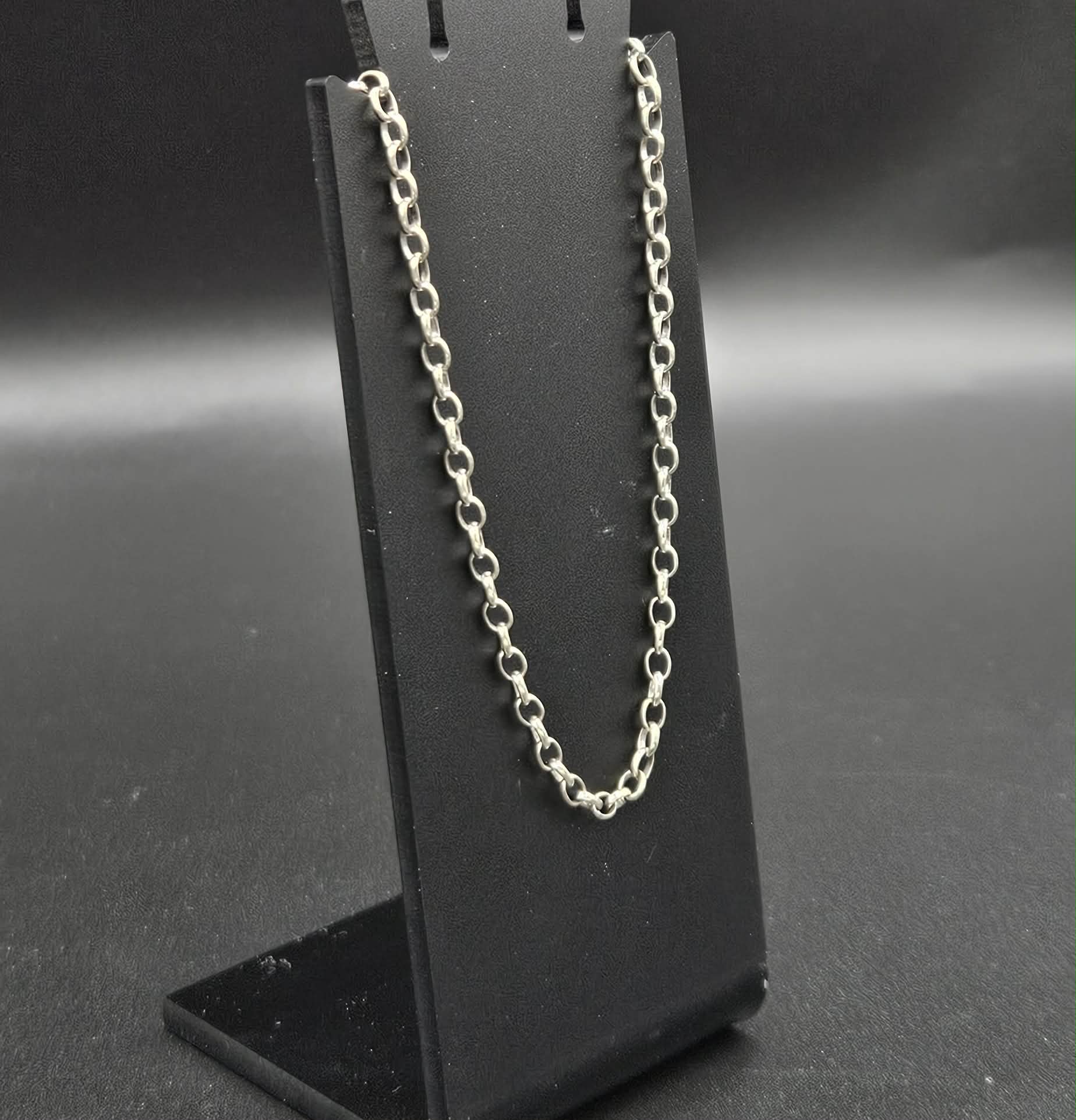 9ct White Gold Bracelet